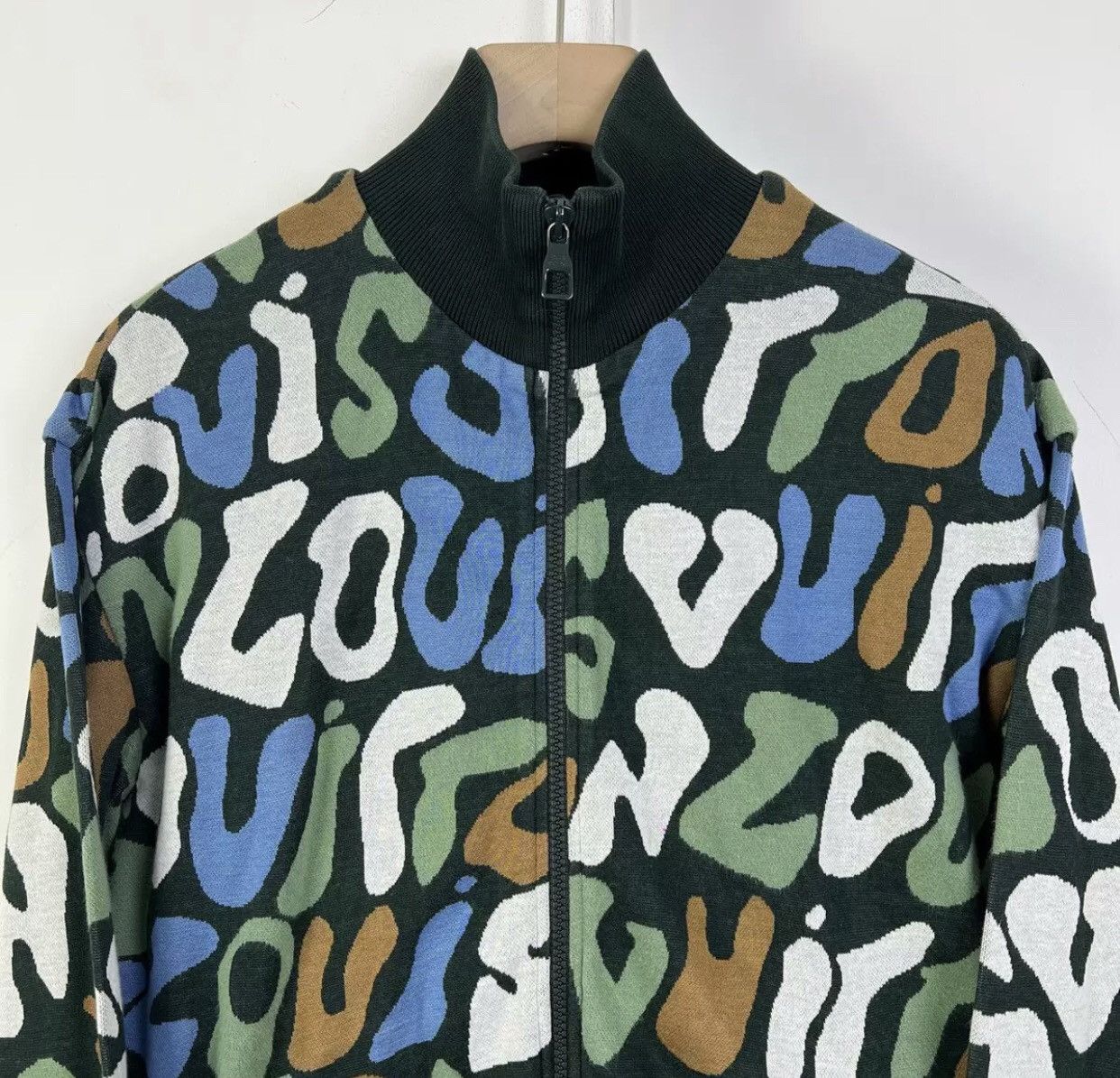 Louis Vuitton Louis Vuitton LV graffiti camouflage fullj baseball jacket Size US S / EU 44-46 / 1 - 3 Thumbnail