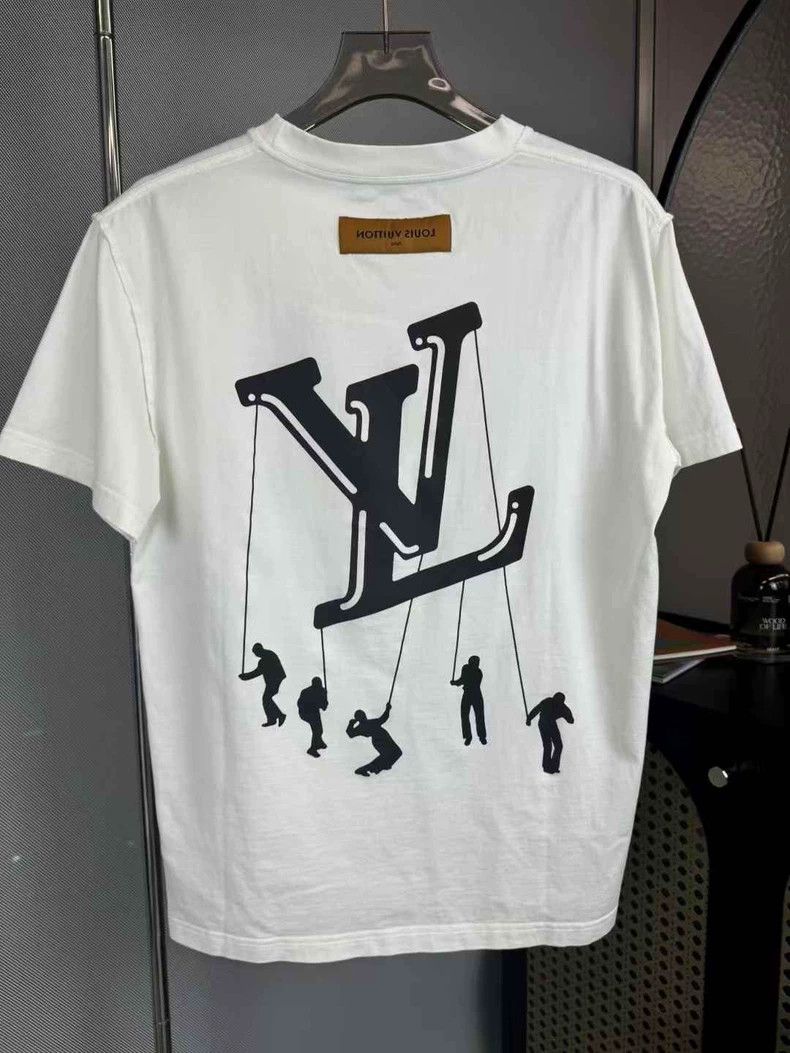 Louis Vuitton Louis Vuitton White paratrooper print short sleeve T-shirt Size US L / EU 52-54 / 3 - 1 Thumbnail