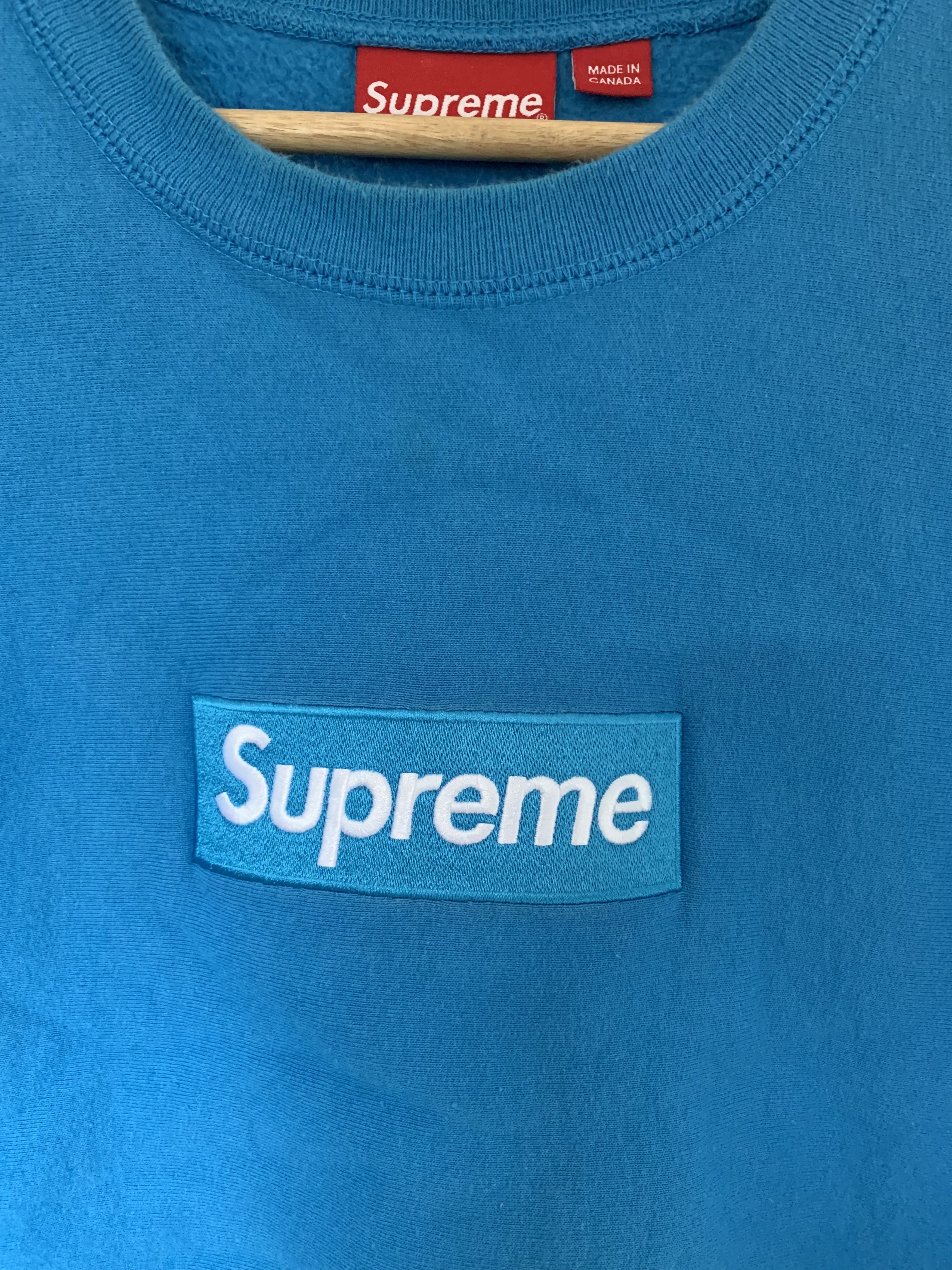 Supreme FW18 BOX LOGO CREWNECK SWEATSHIRT BRIGHT ROYAL SIZE MEDIUM Size US M / EU 48-50 / 2 - 3 Thumbnail