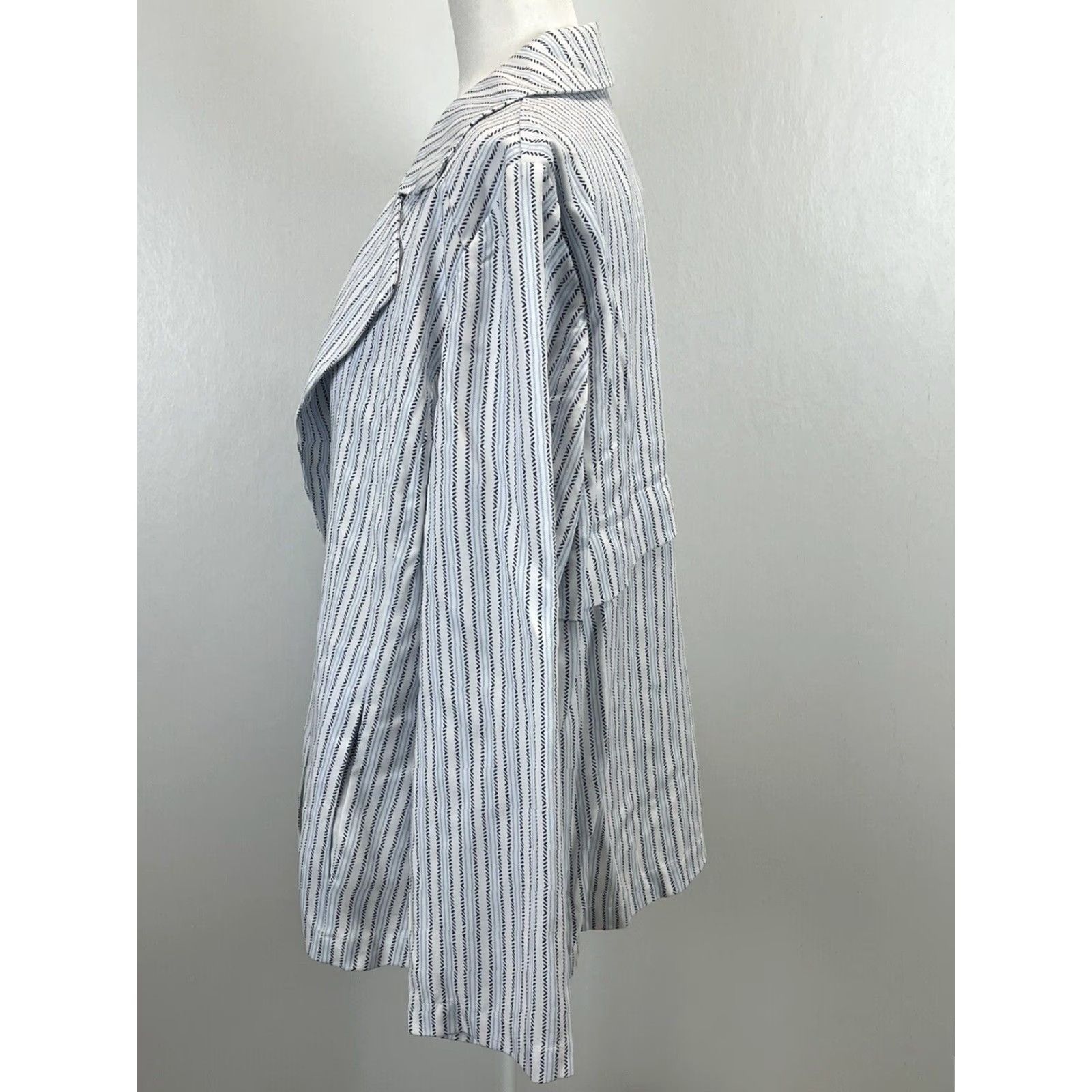 Vintage VINTAGE Chicos Soft Twill Striped Open Front Blazer Jacket Womens XL Blue White Size XL / US 12-14 / IT 48-50 - 2 Thumbnail