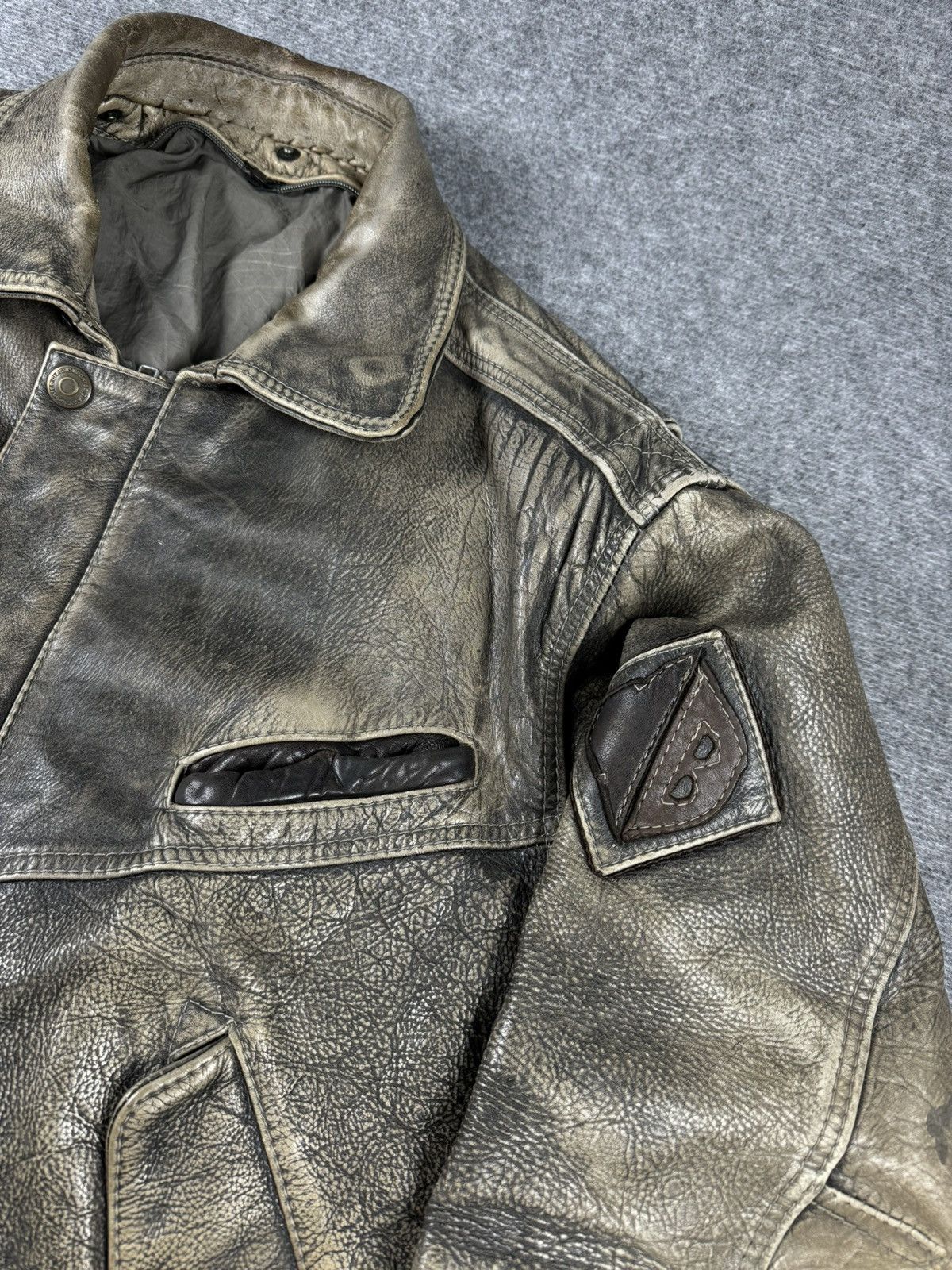 Vintage Vintage distressed leather bomber jacket Size US L / EU 52-54 / 3 - 3 Thumbnail