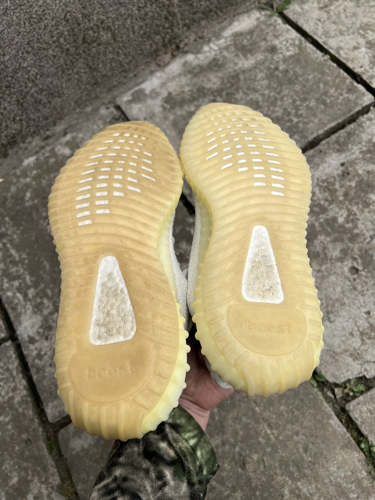 Adidas Adidas Yeezy Boost 350 V2 Cream Triple White Size US 8.5 / EU 41-42 - 6 Thumbnail