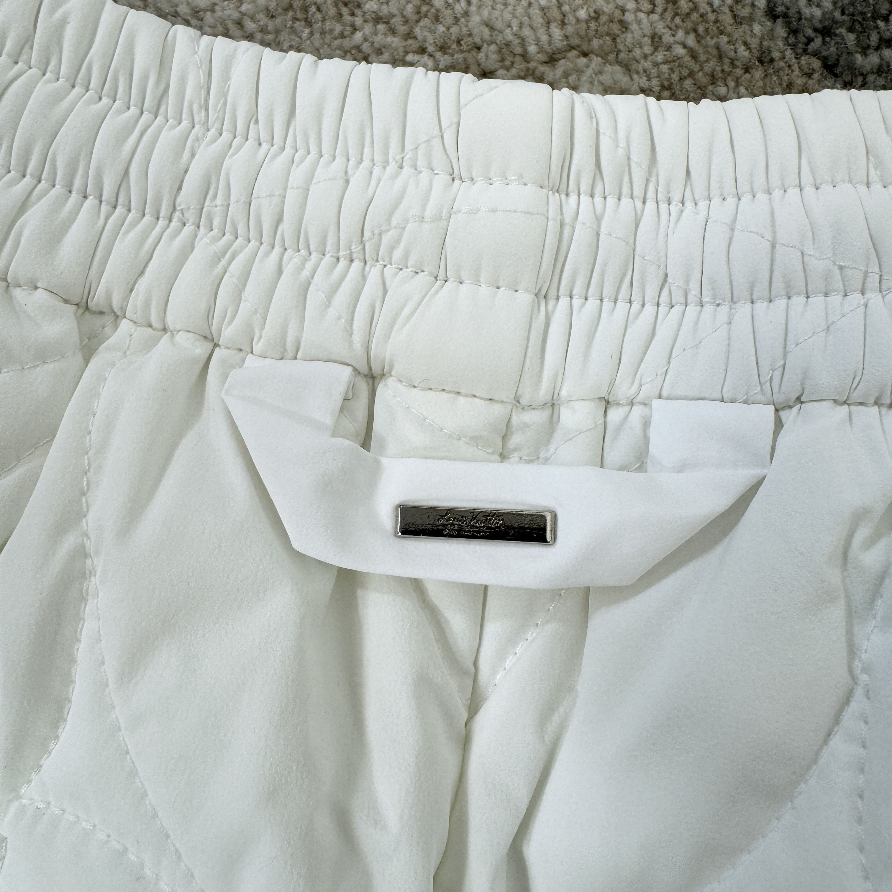 Louis Vuitton Louis Vuitton 1A9FS8 LVSE Sporty Trousers In White RRP £1350 Size US 32 / EU 48 - 10 Thumbnail