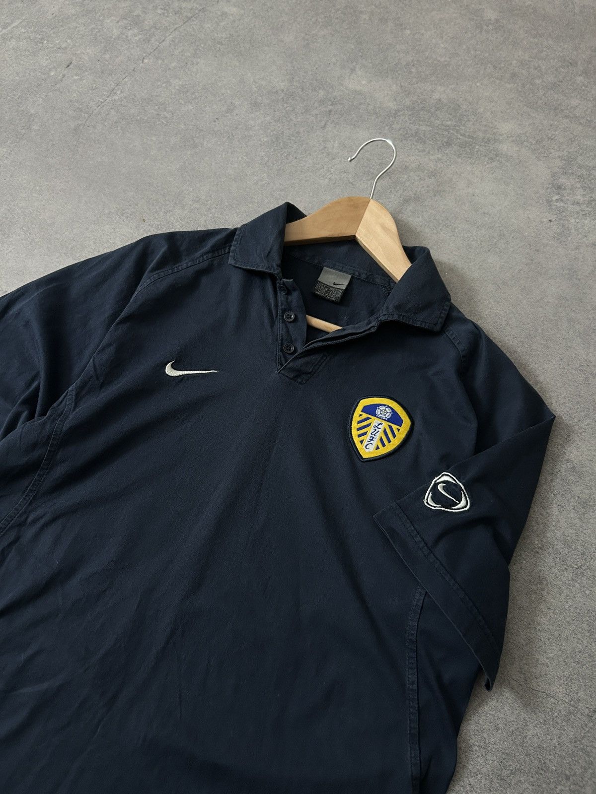 Nike Vintage Nike Leeds 00s polos jersey mens y2k Size US S / EU 44-46 / 1 - 4 Thumbnail