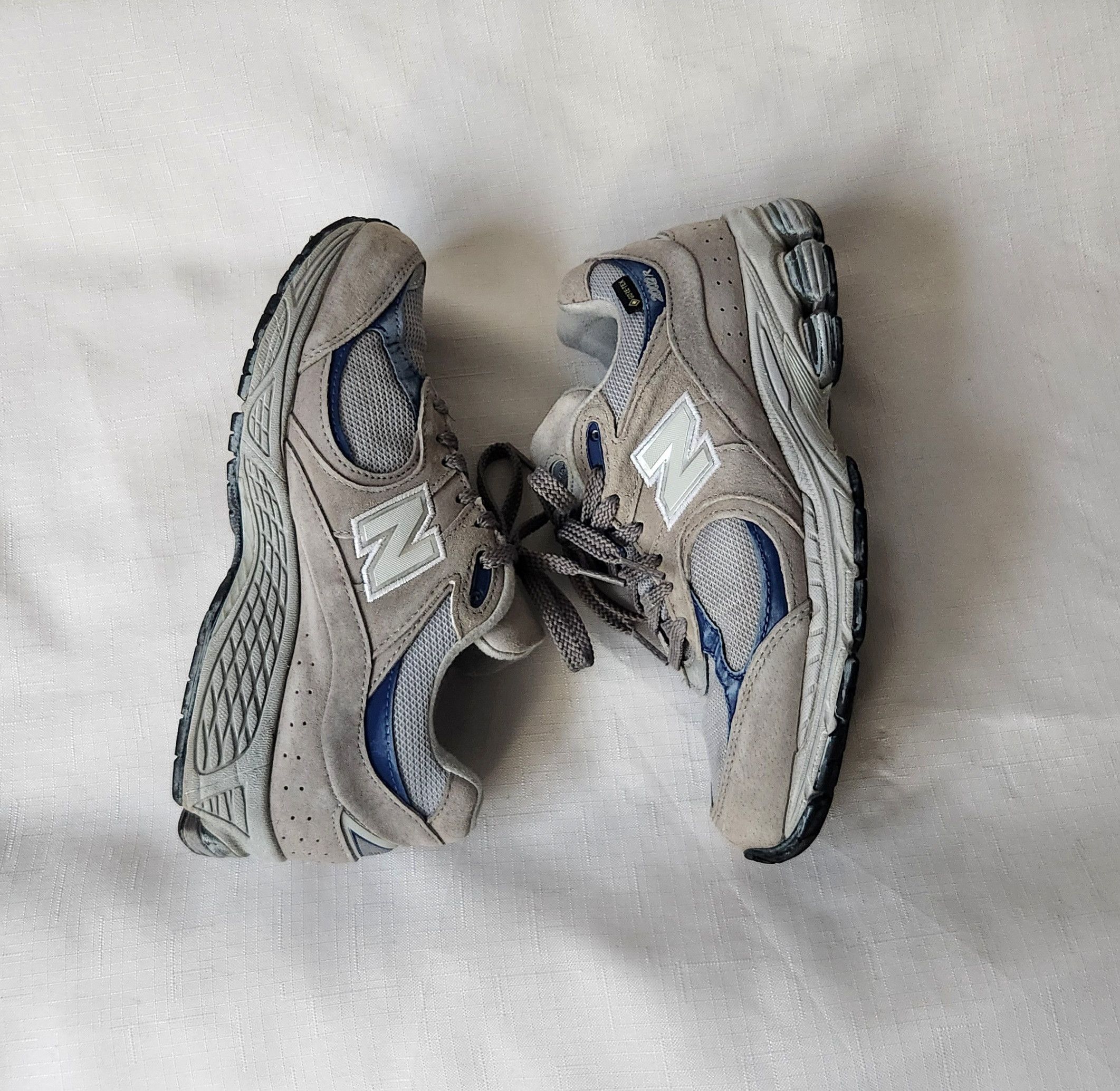 New Balance 2002RXB Men's SZ 5.5 Unisex Mixed Media Suede