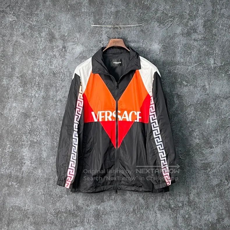 Versace Versace Monogram print sports top Size US M / EU 48-50 / 2 - 1 Thumbnail