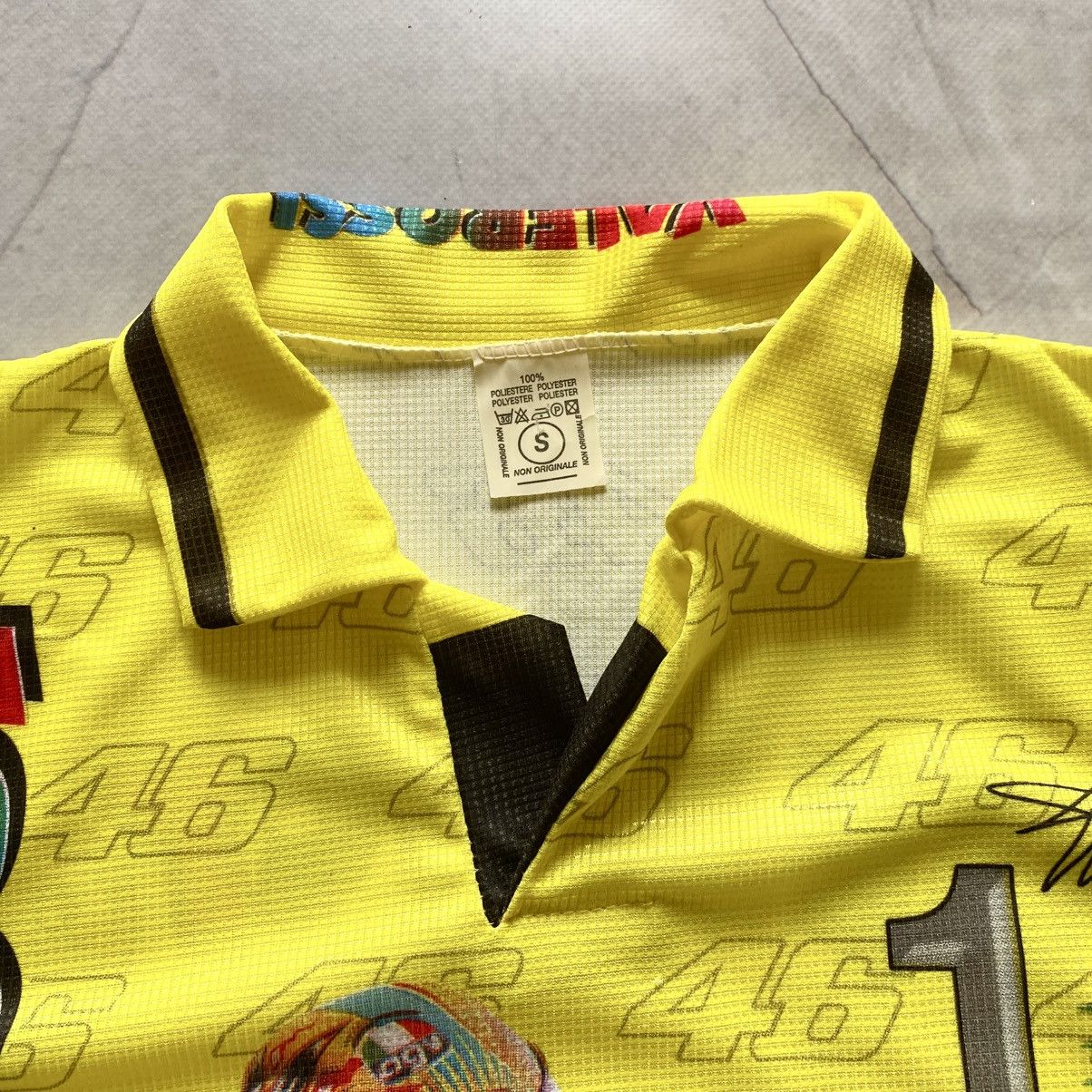 Vintage Vintage Valentino Rossi 46 The Doctor All Over Print T-shirt Size US S / EU 44-46 / 1 - 9 Thumbnail