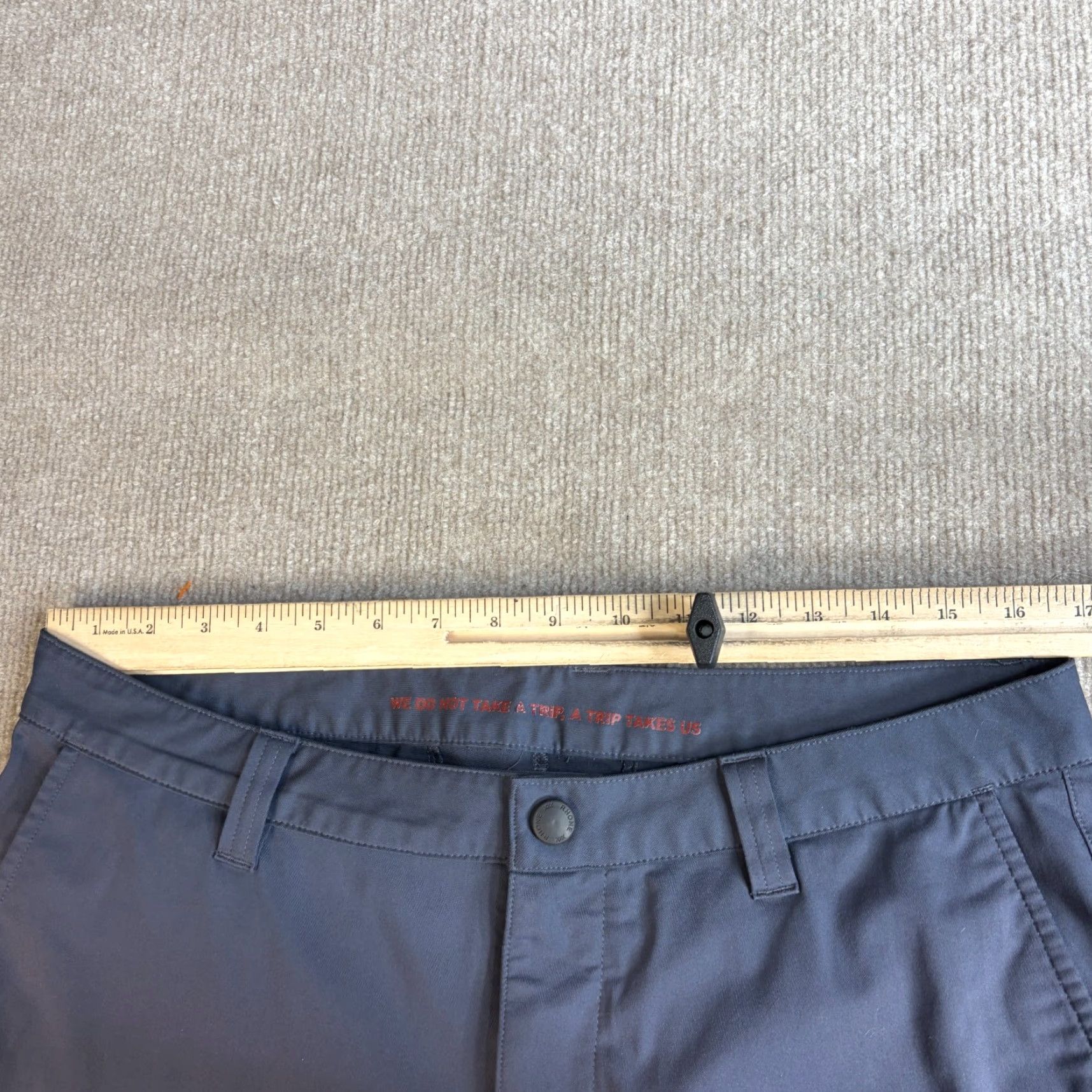 Rhone Rhone Shorts 33 Blue Solid Chino 7" Commuter Shirt? Size US 33 - 7 Thumbnail