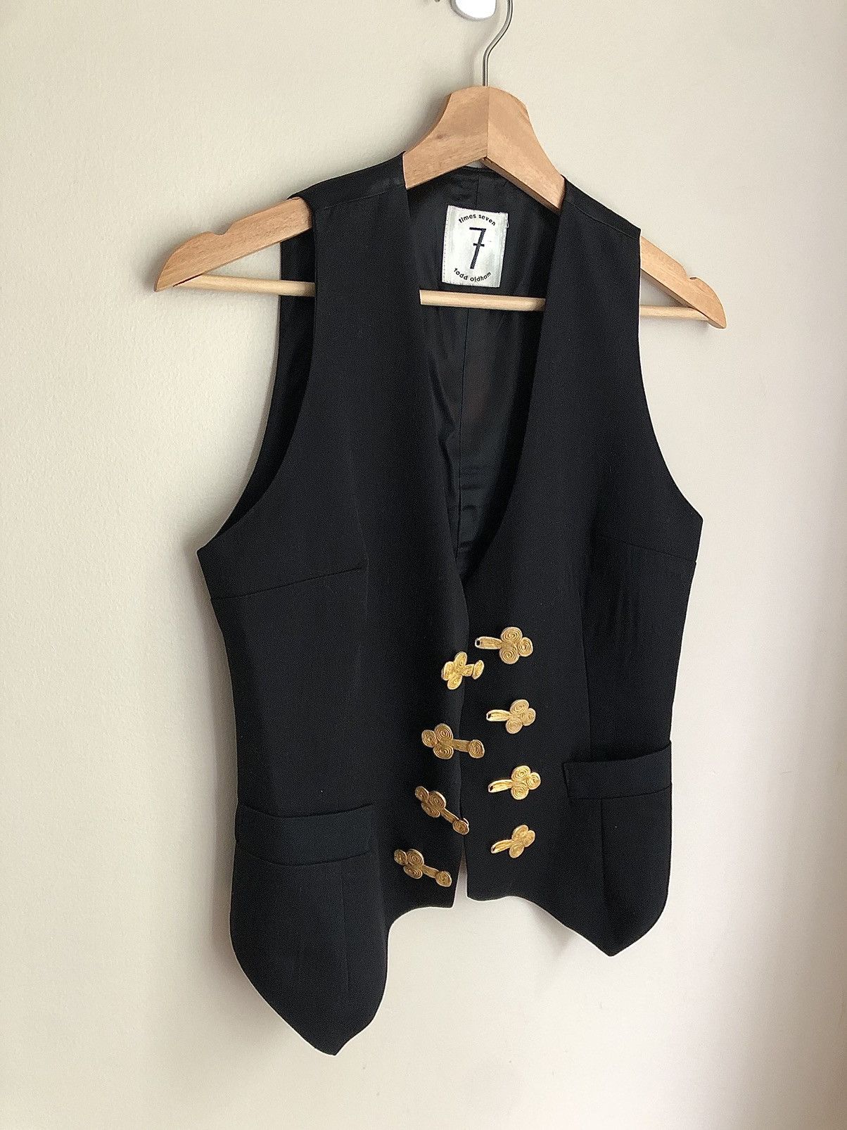 Todd Oldham Todd Oldham Vintage Ornate Gold Metal Clasp Vest Size S / US 4 / IT 40 - 15 Thumbnail