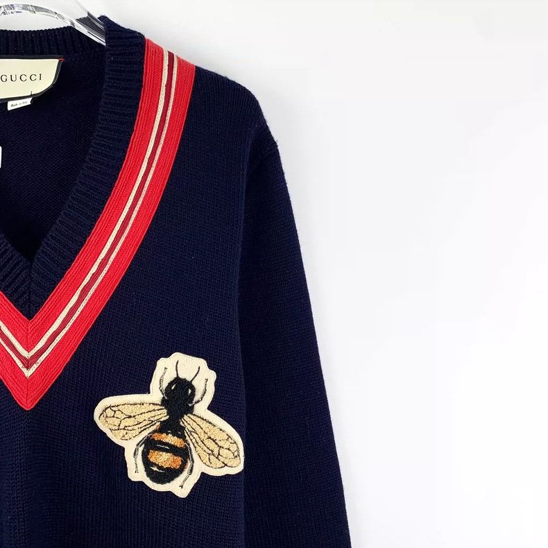 Gucci Gucci Dark blue bee embroidery V-neck wool long-sleeved swe Size US L / EU 52-54 / 3 - 3 Thumbnail