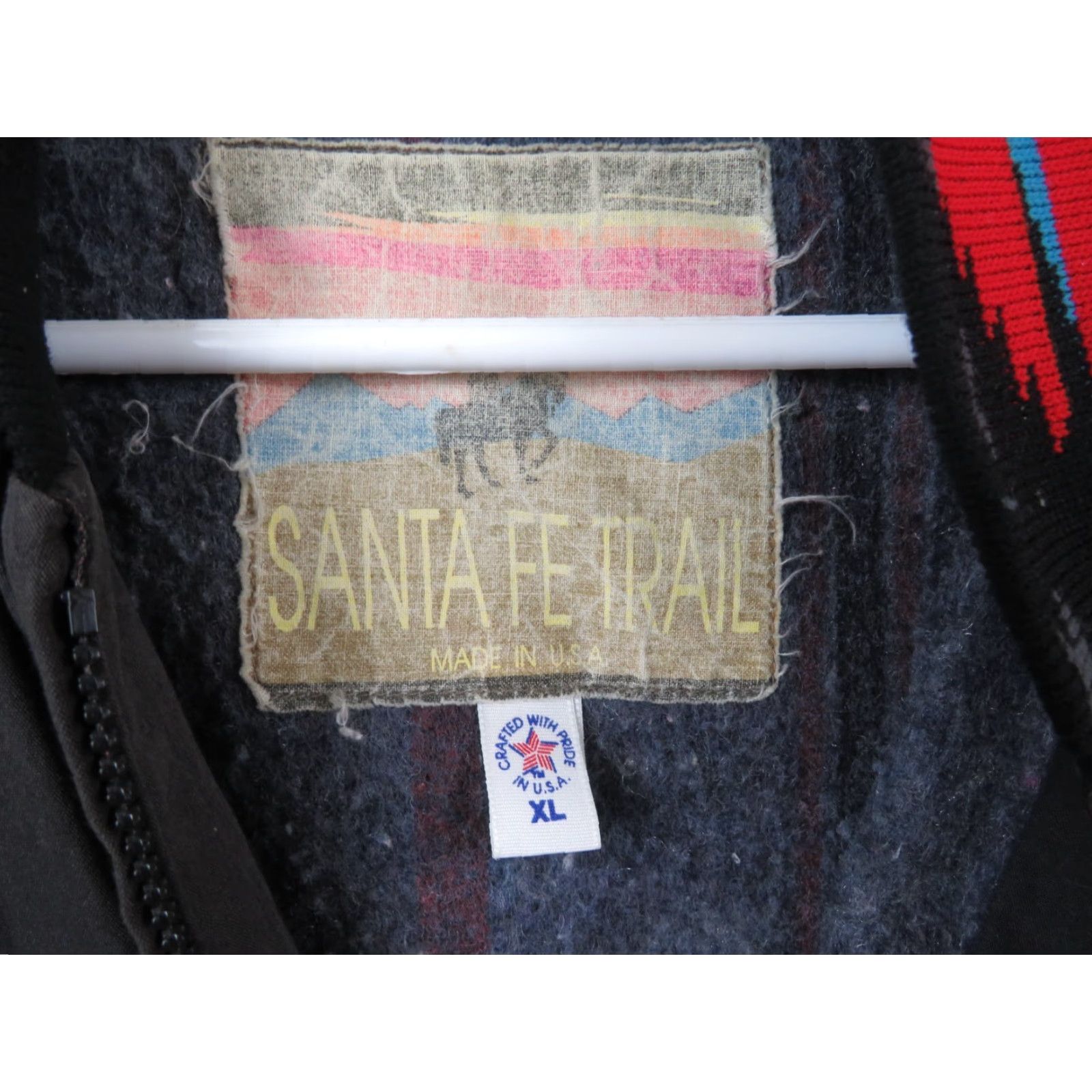 Vintage VINTAGE Santa Fe Trail Red Aztec Jacket – Western Bomber, Canvas, Full Zip, Lined, XL, Men, USA, 90s/Retro/Classic, Fall Winter, Casual Workwear Size US XL / EU 56 / 4 - 6 Thumbnail