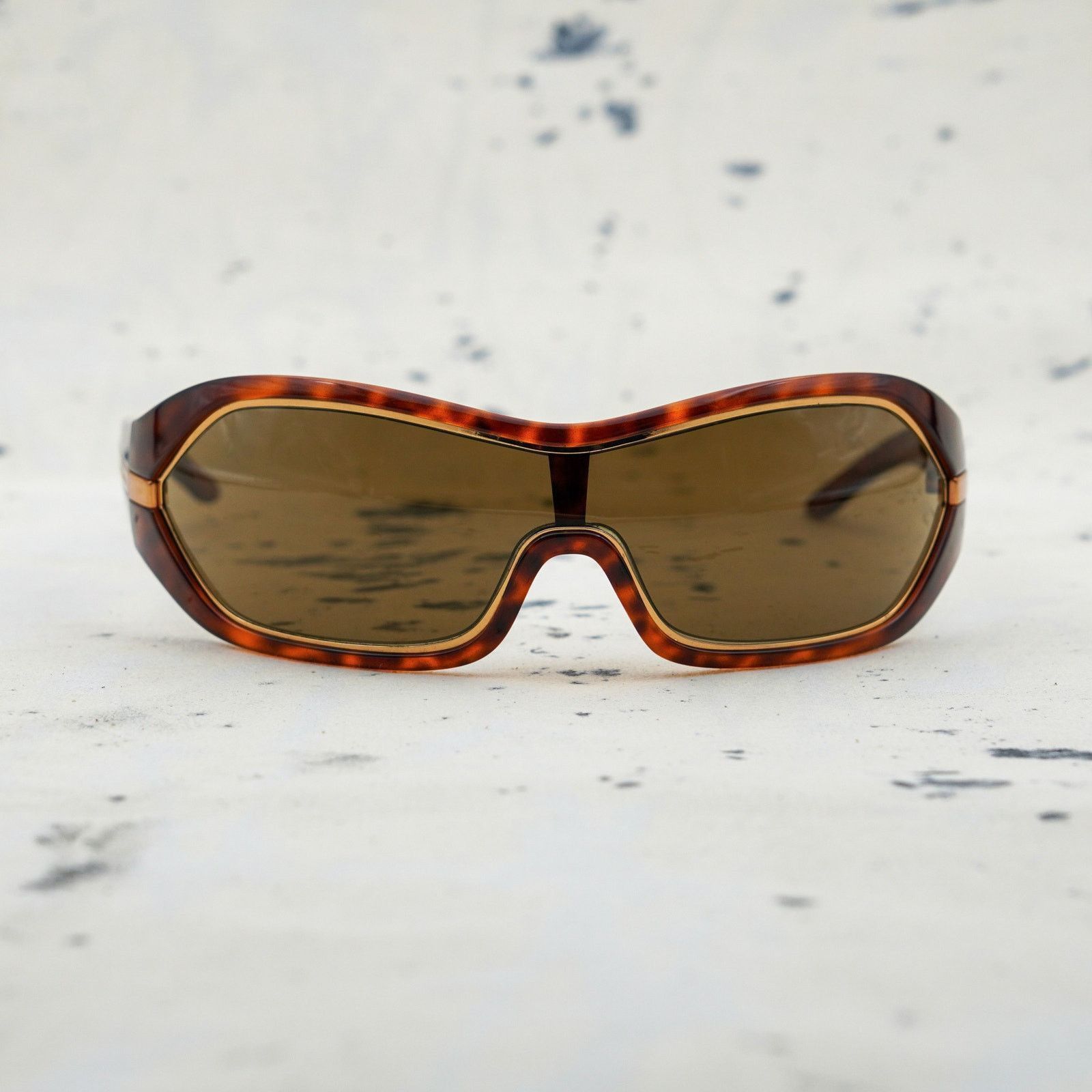 Prada Vintage prada tortoise oversized gold logo mask sunglasses Size ONE SIZE - 2 Thumbnail