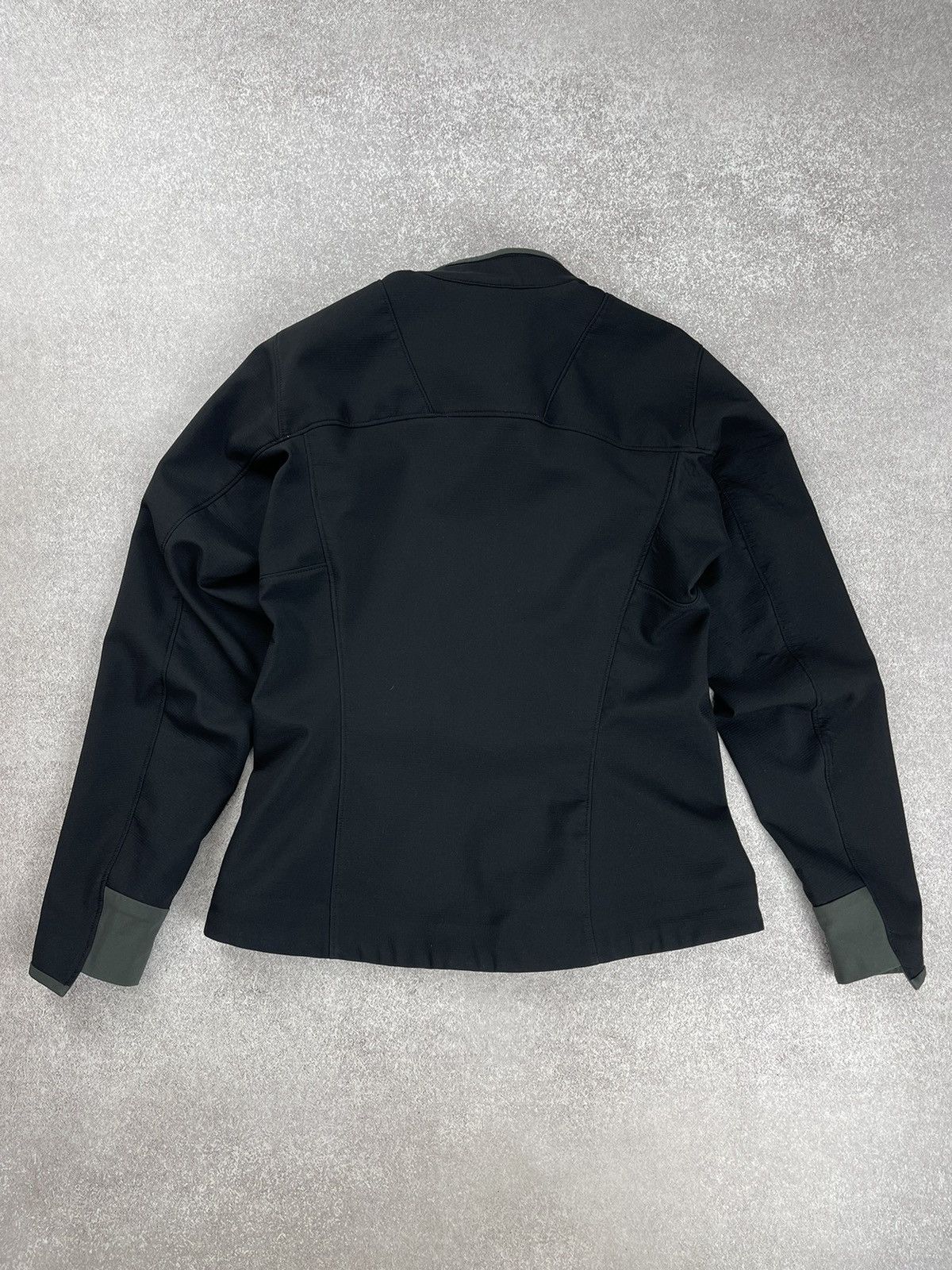 Arc'teryx Vintage Arcteryx Softshell Jacket Women’s Size S / US 4 / IT 40 - 9 Thumbnail