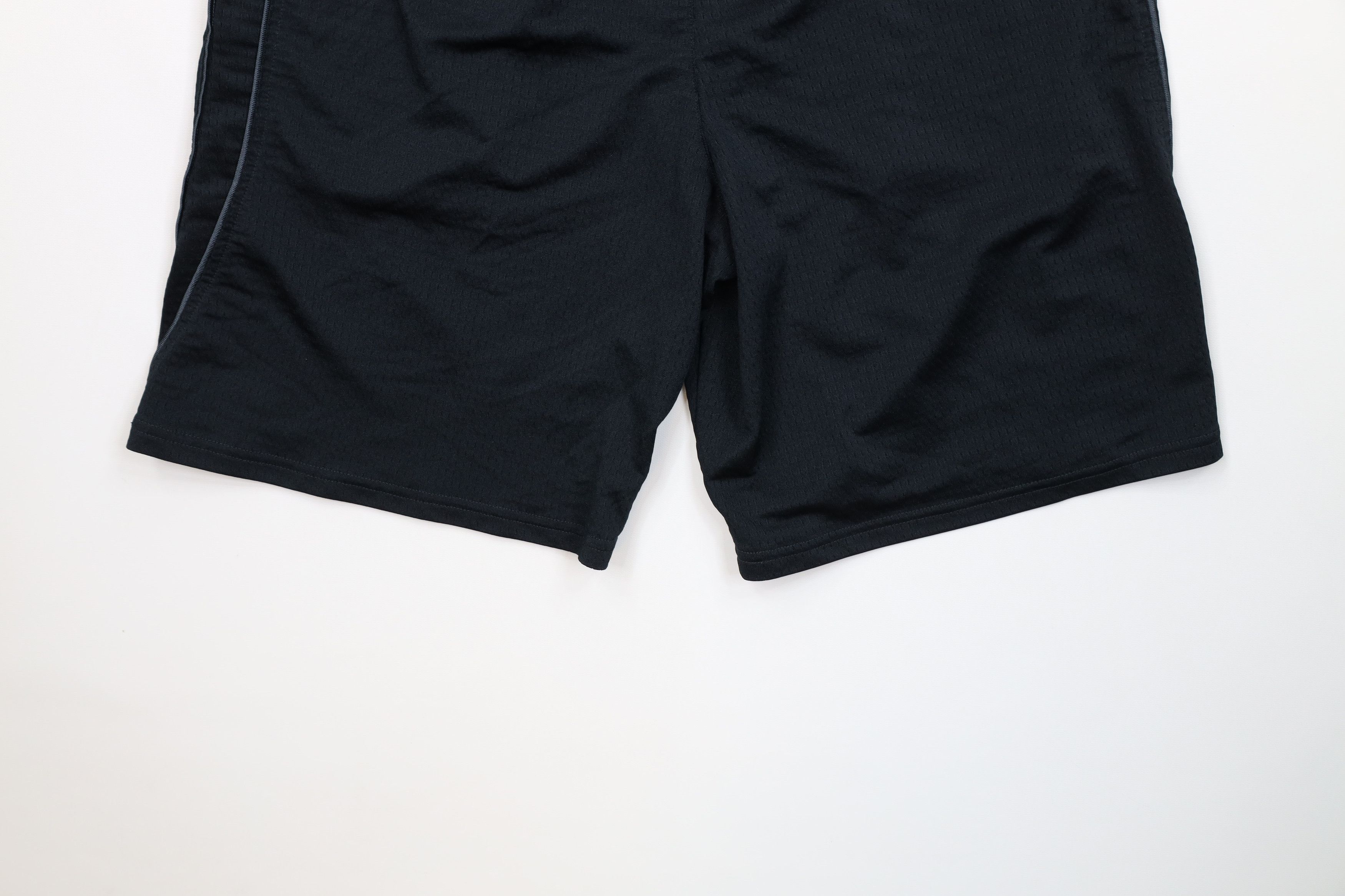 Reebok Vintage Reebok Mesh Above Knee Gym Training Shorts Black Size US 34 / EU 50 - 12 Thumbnail