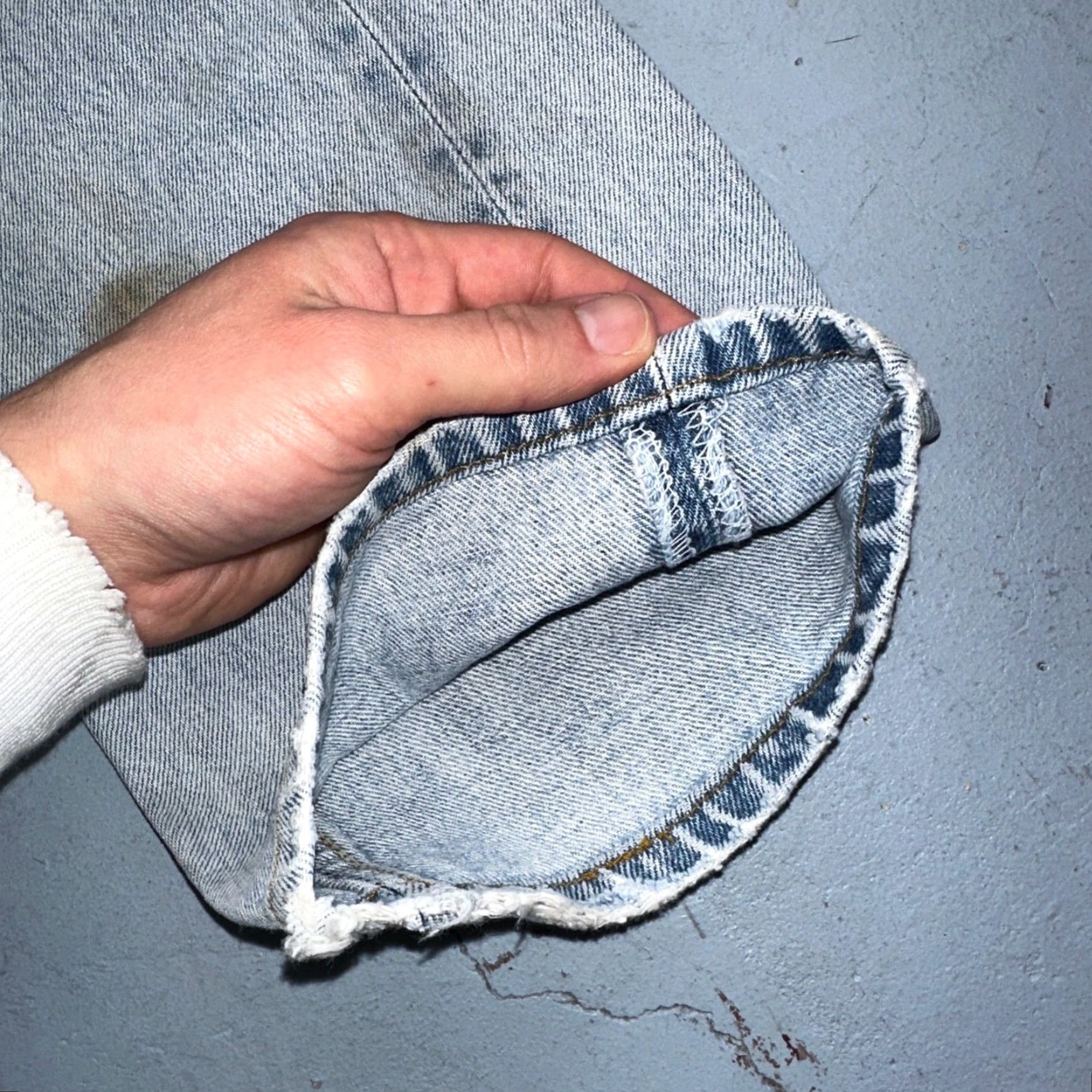 Levi's VINTAGE Levi's 501 Jeans - Levi's 501 Series - 34x36 - 90s USA - Light Blue Denim Straight Fit Men's Jeans Size US 34 / EU 50 - 4 Thumbnail