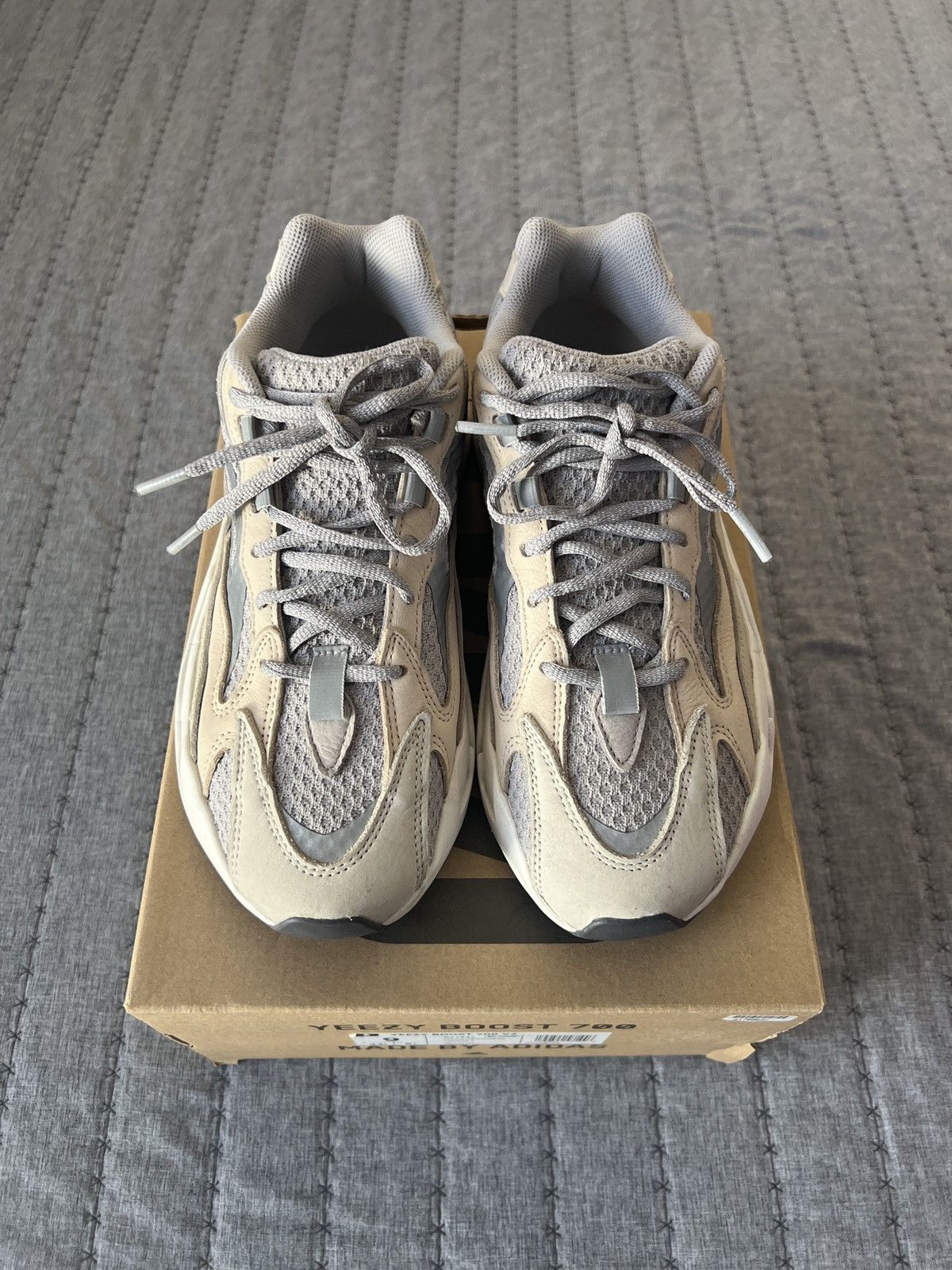 Adidas × Kanye West Yeezy 700 V2 Cream Size US 9 / EU 42 - 3 Thumbnail