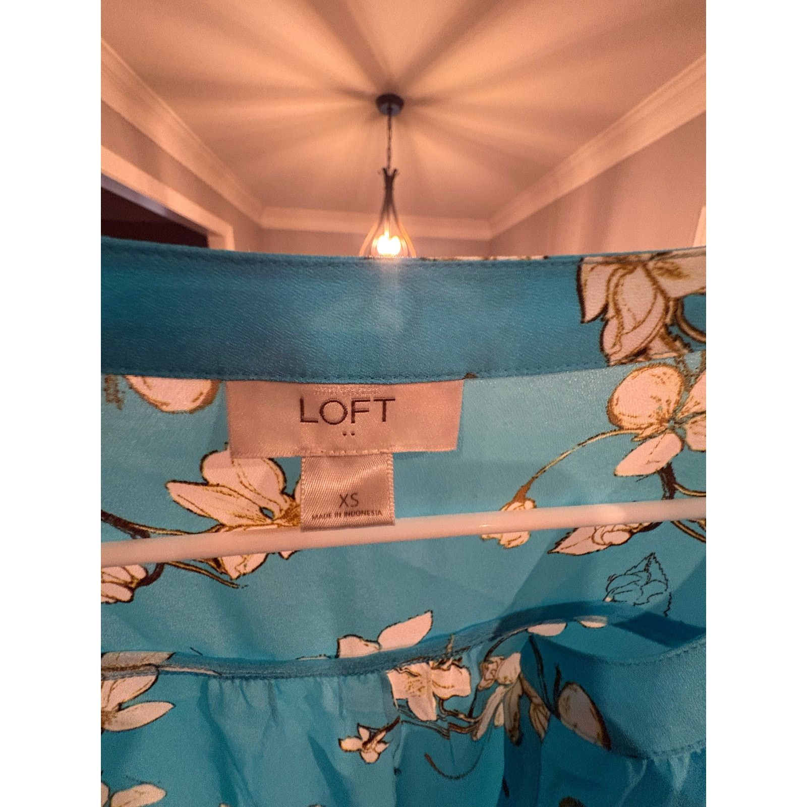 Loft LOFT Women’s XS Turquoise Floral Blouse 3/4 Sleeve V-Neck Size XS / US 0-2 / IT 36-38 - 4 Thumbnail