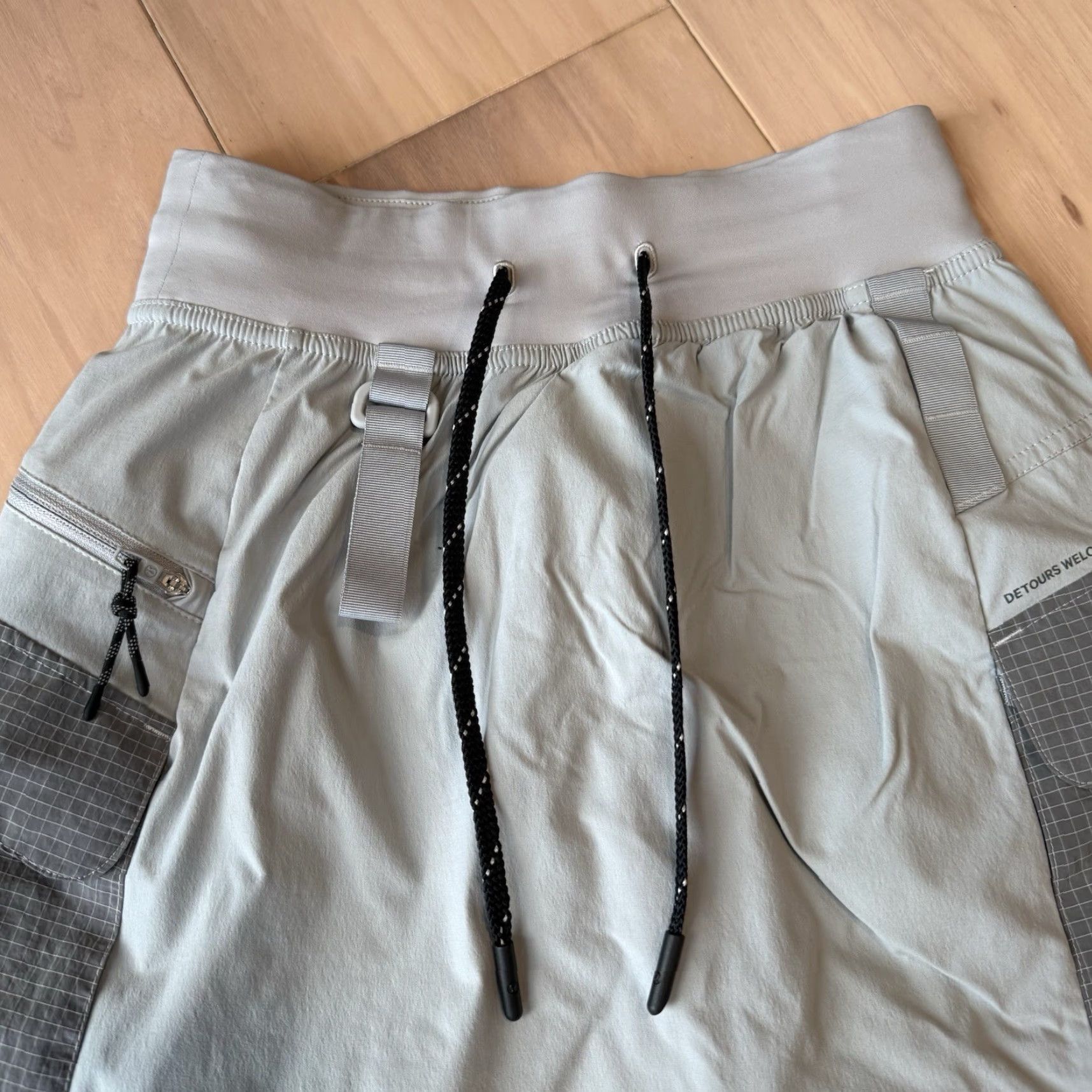 Lululemon Lululemon Multi Pocket High Rise Hiking Skirt Women's 2 Gray Athletic Outdoors Size 26" / US 2 / IT 38 - 3 Thumbnail