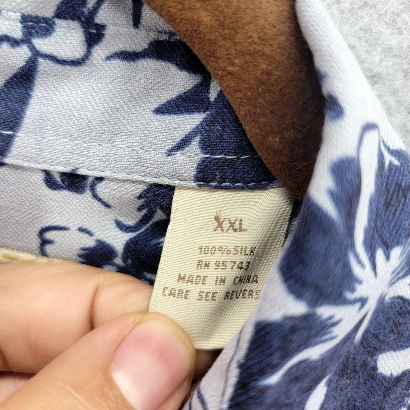 Vintage Island Republic shirt Mens XXL 100% Silk Floral Pattern Blue White Hawaiian Size US XXL / EU 58 / 5 - 3 Thumbnail