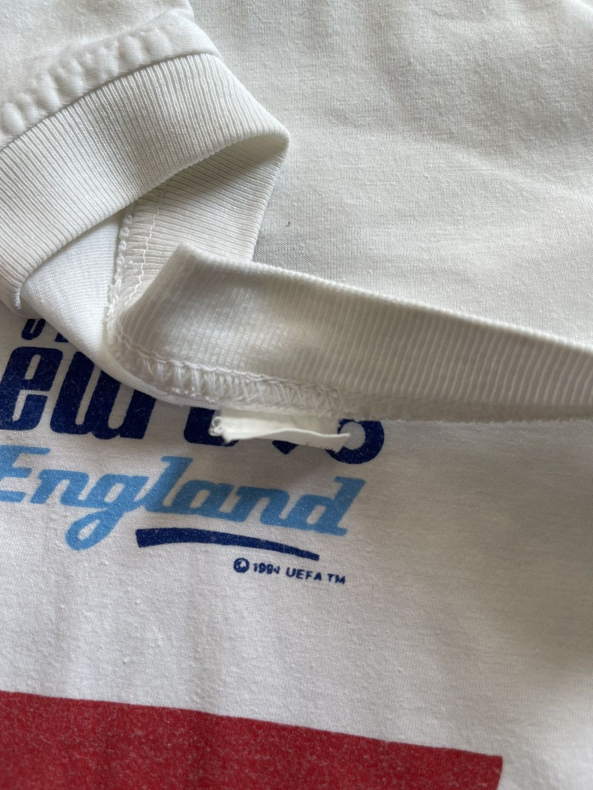 Vintage Vintage Euro 96 England Mascot T shirt L. Size US L / EU 52-54 / 3 - 6 Thumbnail