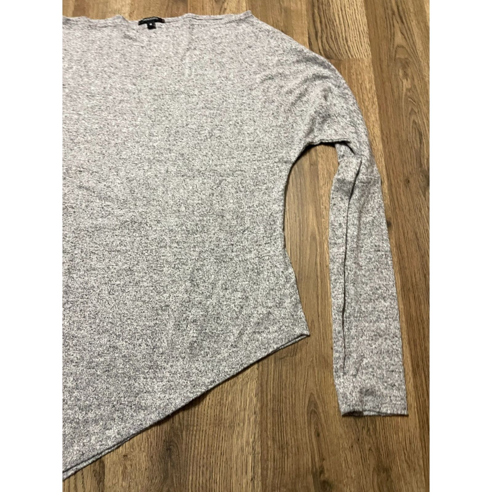 Vintage Stella & Dot Shirt Womens Size Medium Gray Long Sleeve Asymmetrical Hem T-Shirt Regular Modern Casual Size M / US 6-8 / IT 42-44 - 4 Thumbnail