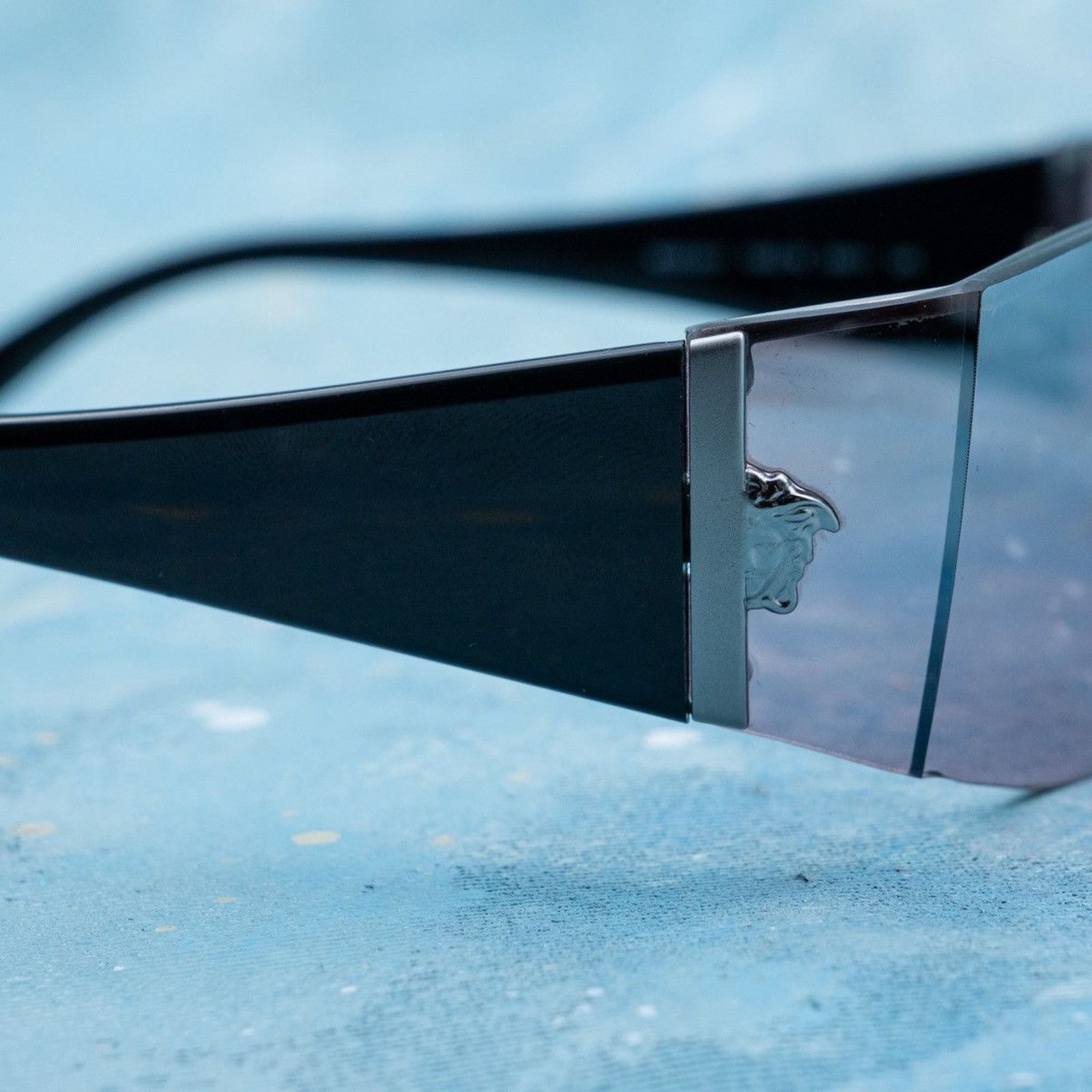 Versace Iconic versace medusa pink shield gradient sunglasses Size ONE SIZE - 4 Thumbnail