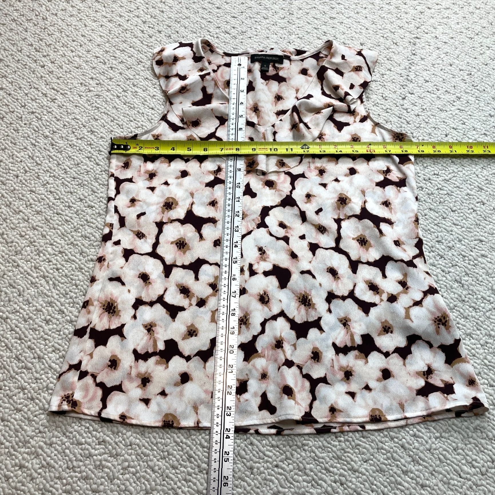 Banana Republic VINTAGE Banana Republic Blouse Tank Top Womens Small White Floral Megan Ruffle Drape Size S / US 4 / IT 40 - 3 Thumbnail