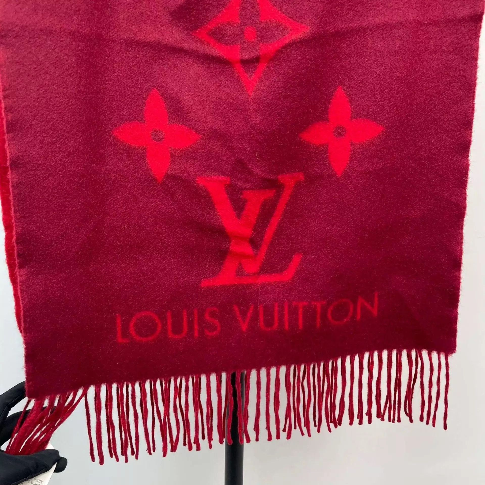 Louis Vuitton LV Cashmere Scarf 45x170cm Burgundy Size ONE SIZE - 6 Thumbnail