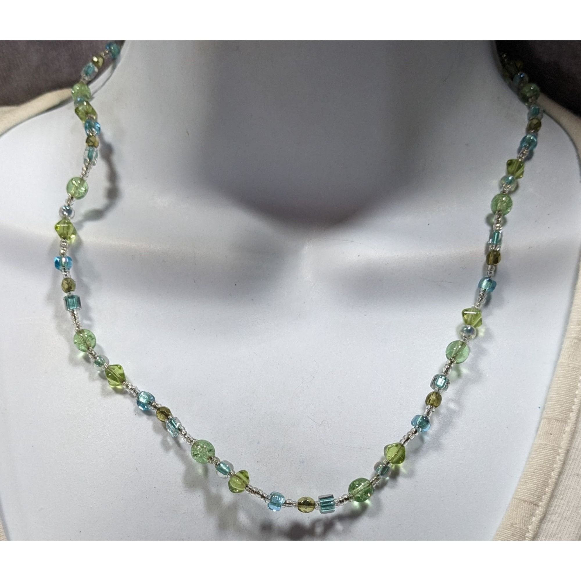Handmade Handcrafted Artisan Pastel Green Blue Glass Beaded Necklace Size ONE SIZE - 2 Thumbnail
