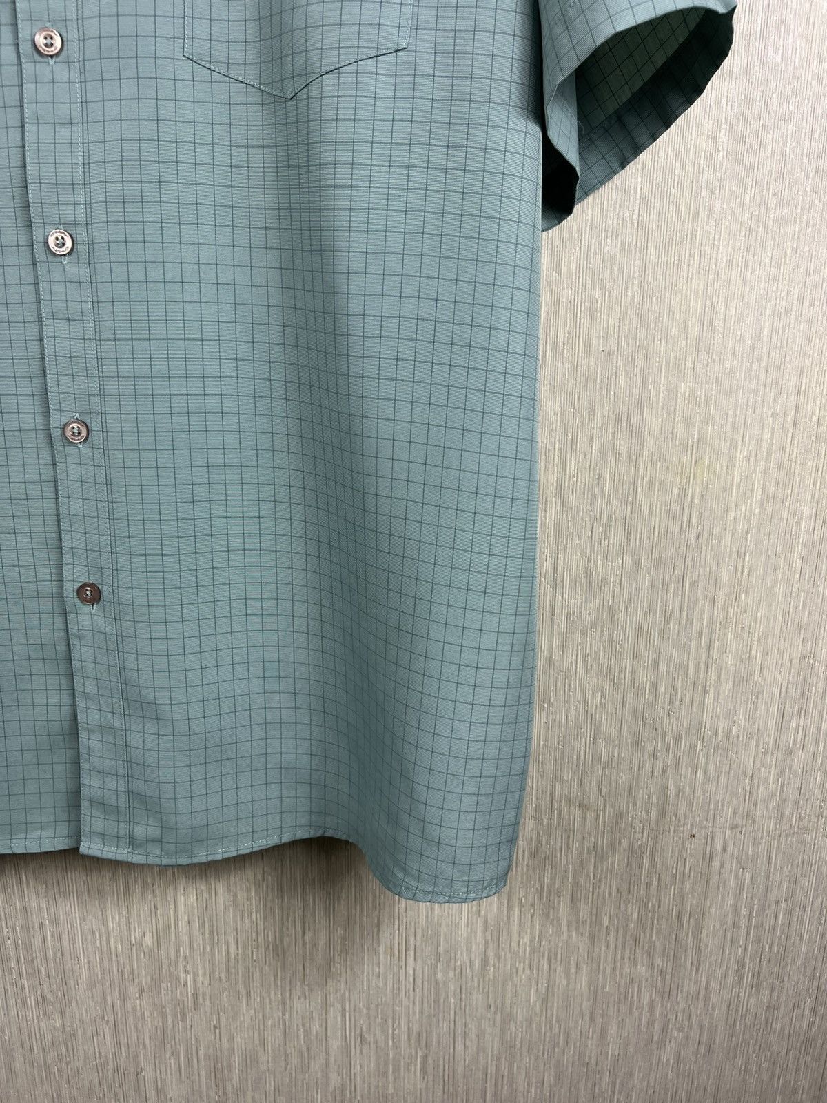 Oakley Vintage Oakley checked gorpcore pocket shirt with small logo Size US XL / EU 56 / 4 - 5 Thumbnail