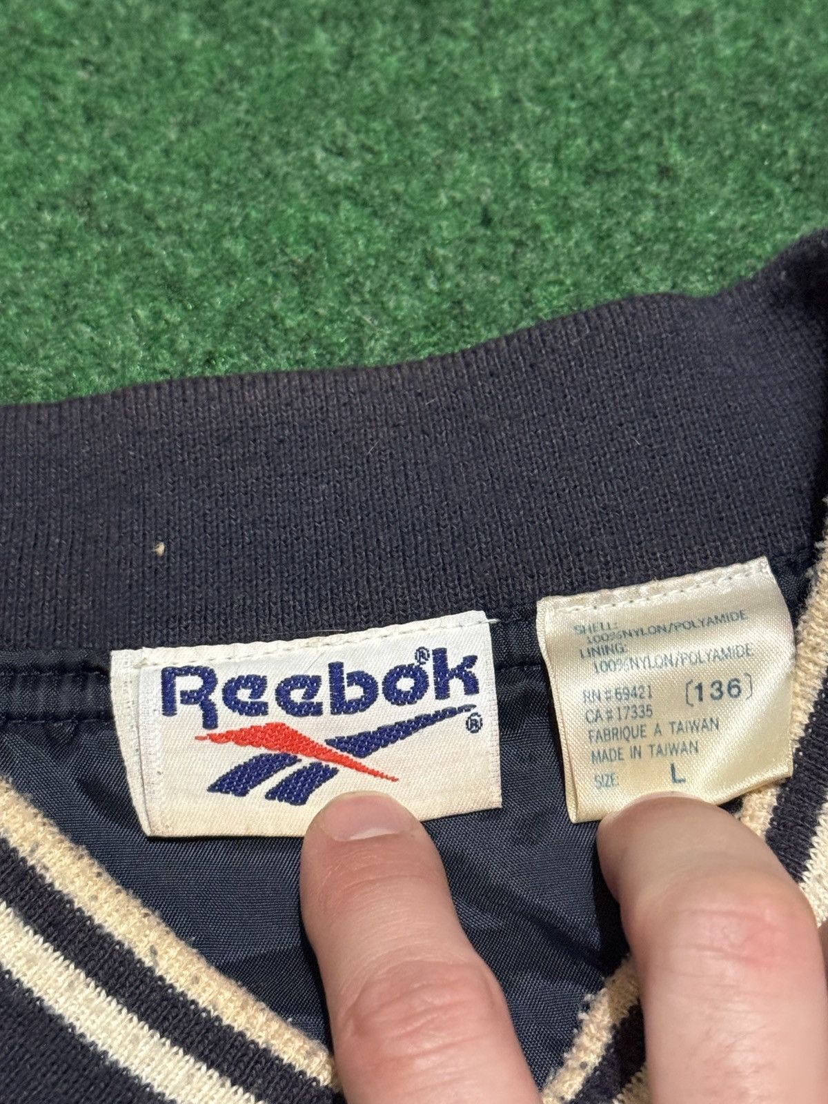 Reebok Reebok Vintage Windbreaker 90s Logo Large 25x28 Jacket Size US L / EU 52-54 / 3 - 3 Thumbnail