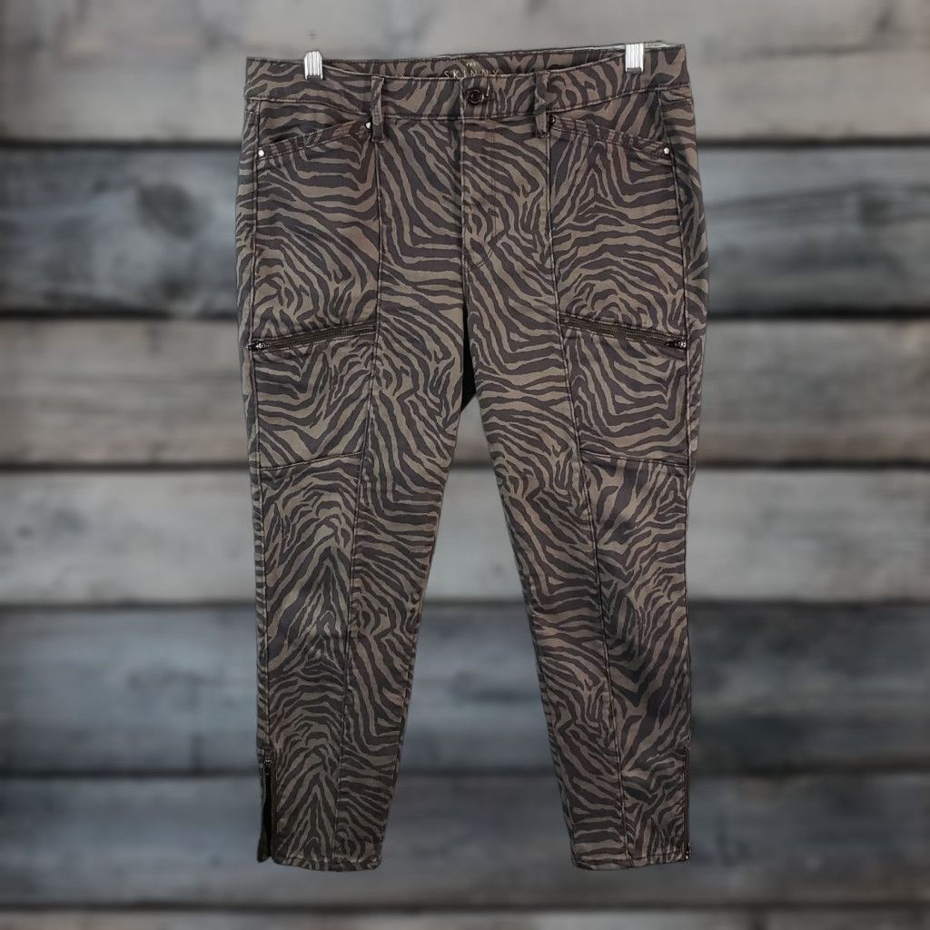 White House Black Market White House Black Market Jeans Womens Skinny Crop Sz 12 Brown Animal Print Size 34" / US 12 / IT 48 - 1 Thumbnail