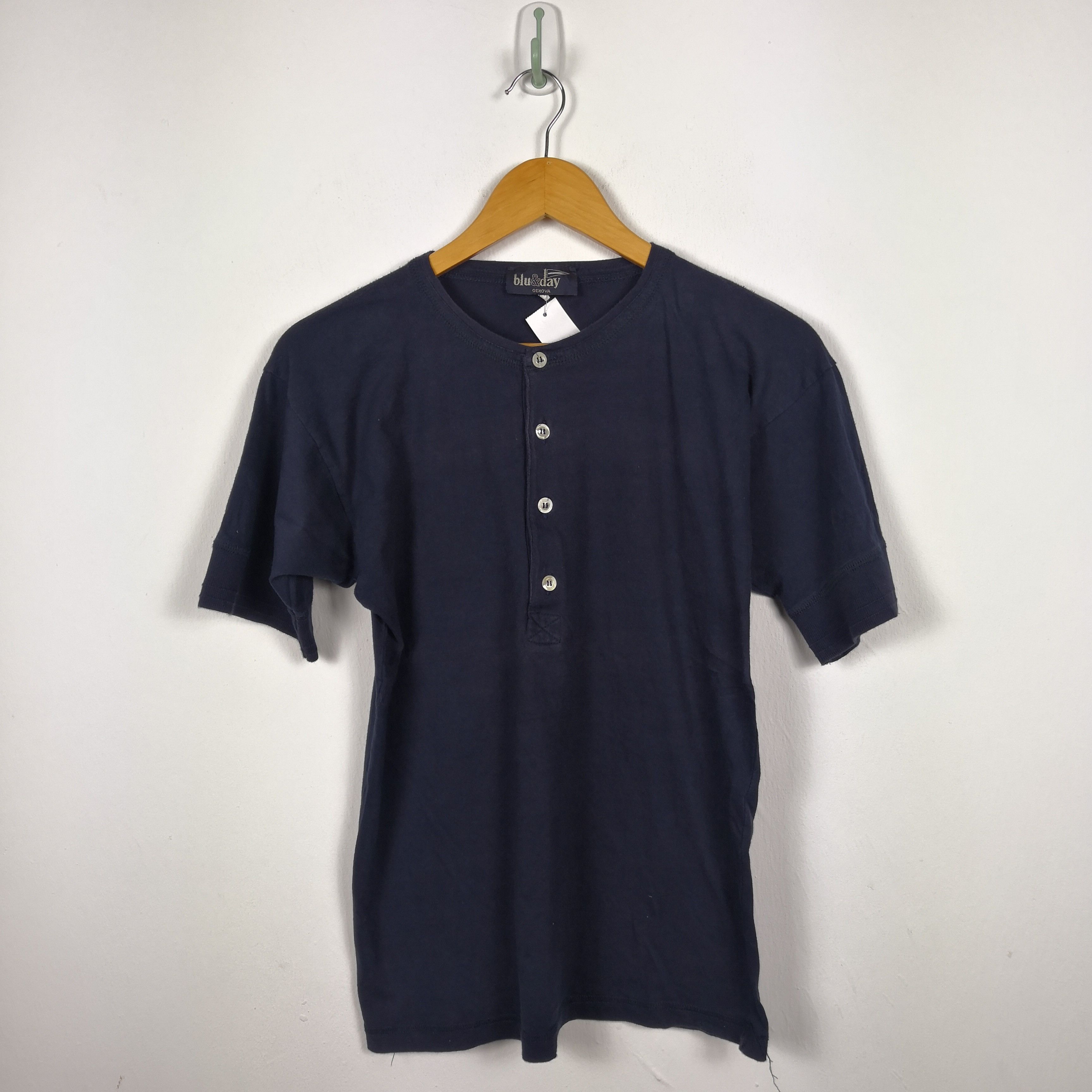 Designer × Vintage Vintage 70s T-Shirt Italian Designer 4 Buttons Up Tees Size US S / EU 44-46 / 1 - 2 Thumbnail