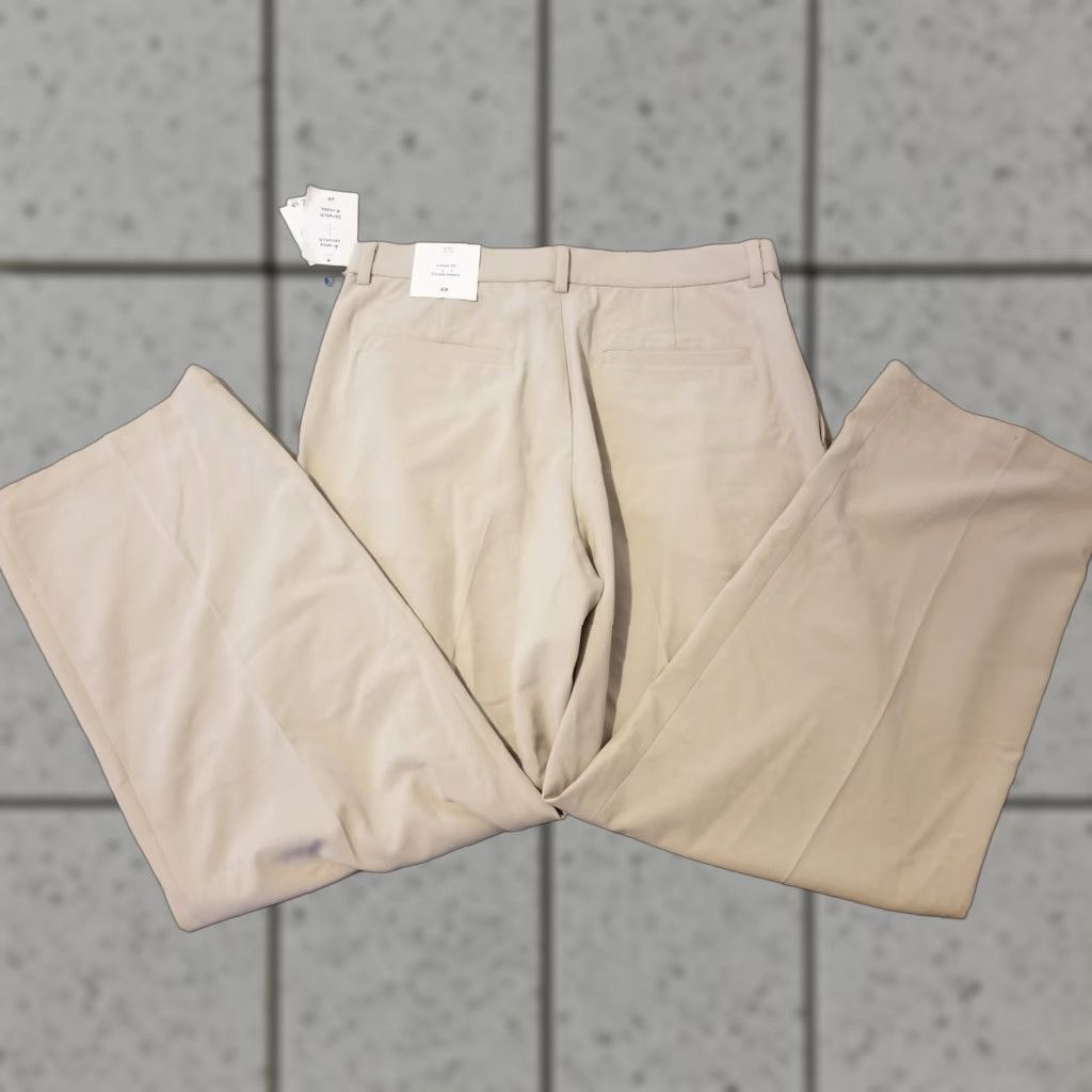 H&M H&M Mens Pants Chino Flat Front Cotton Beige 32x30 Slacks Trousers Regular Size 32 Size US 32 / EU 48 - 1 Thumbnail