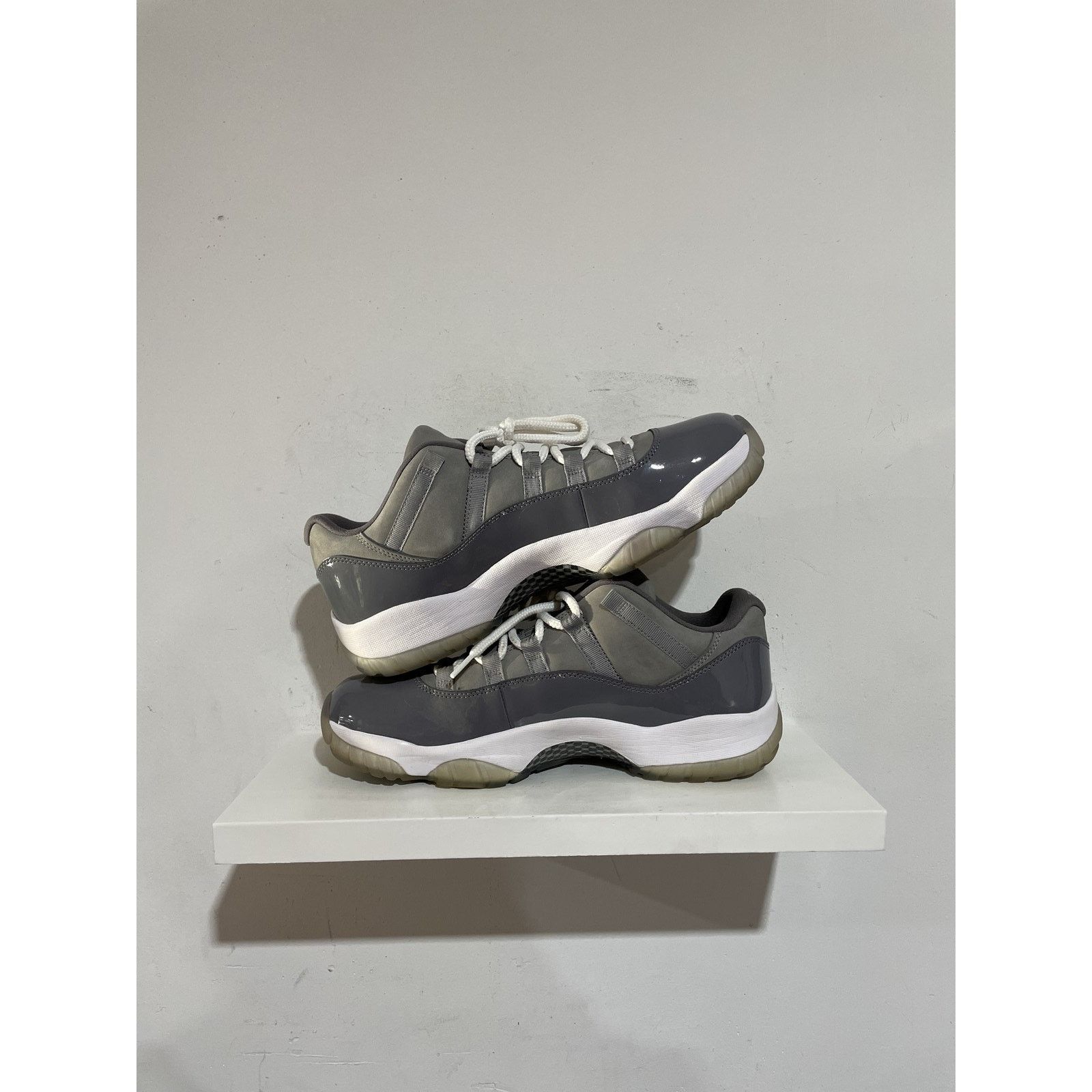 Nike NIKE JORDAN 11 LOW COOL GREY SIZE 11.5 PREOWNED Size US 11.5 / EU 44-45 - 2 Thumbnail