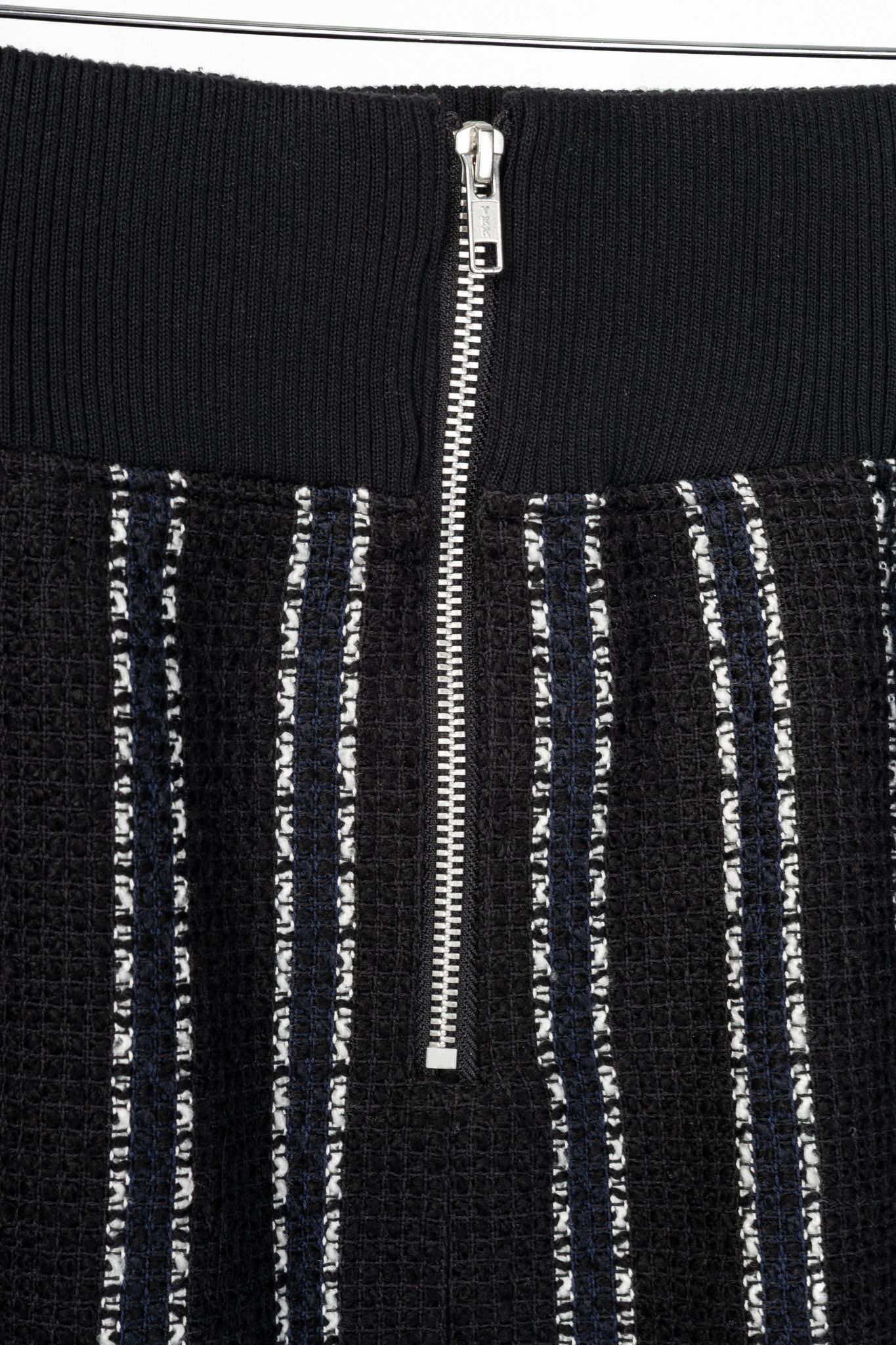 Sacai Sacai Luck R15 Black Striped Tweed Pleated-Trim Pencil Skirt Size 27" / US 4 / IT 40 - 7 Thumbnail