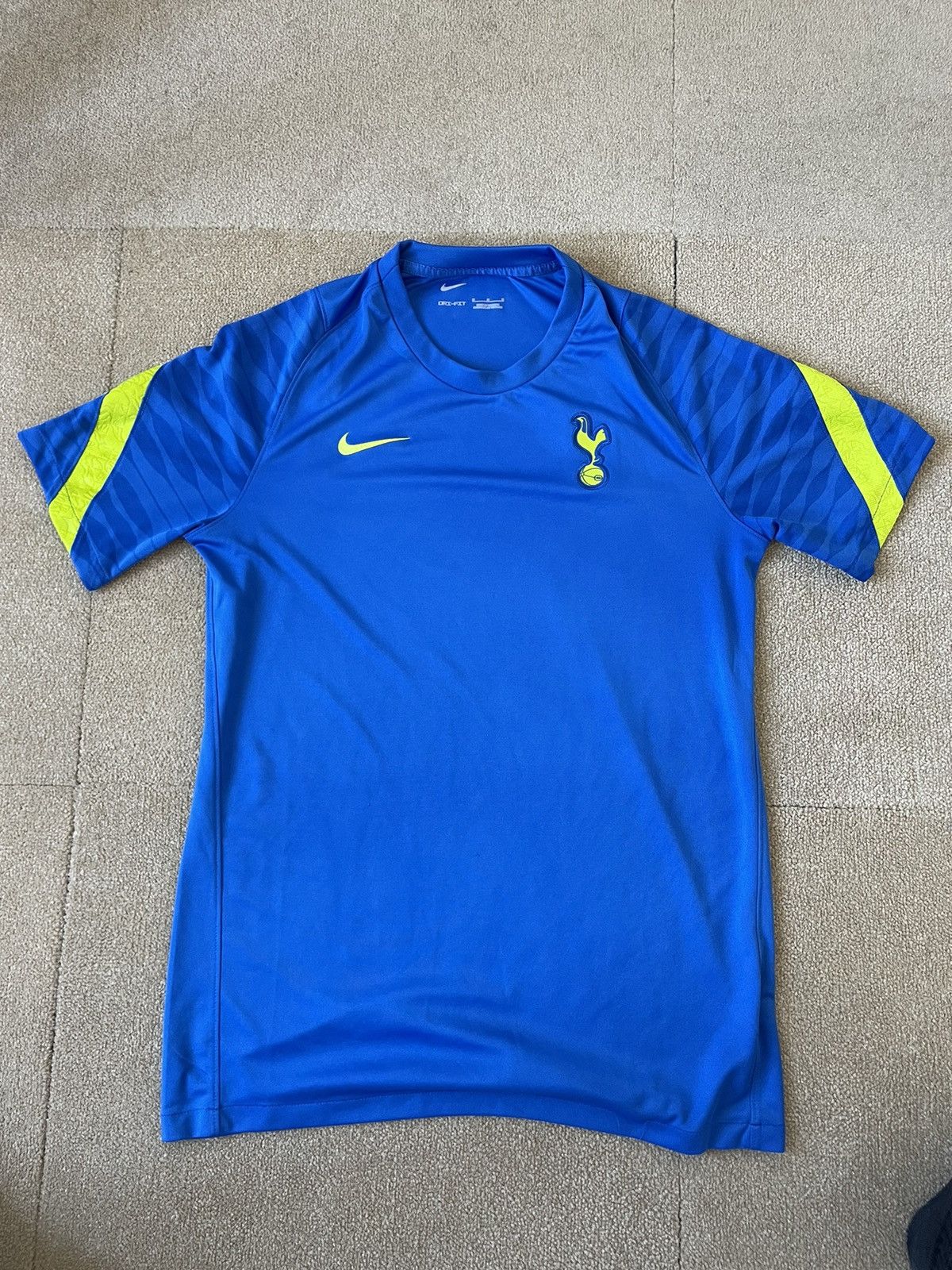 Nike × Vintage Tottenham blue jersey Size US M / EU 48-50 / 2 - 1 Thumbnail