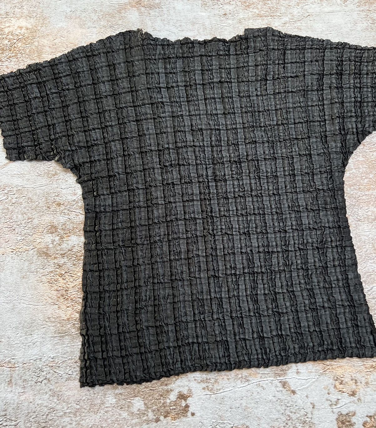 Issey Miyake Vintage Japanese pleated issey style t shirt Size M / US 6-8 / IT 42-44 - 2 Thumbnail