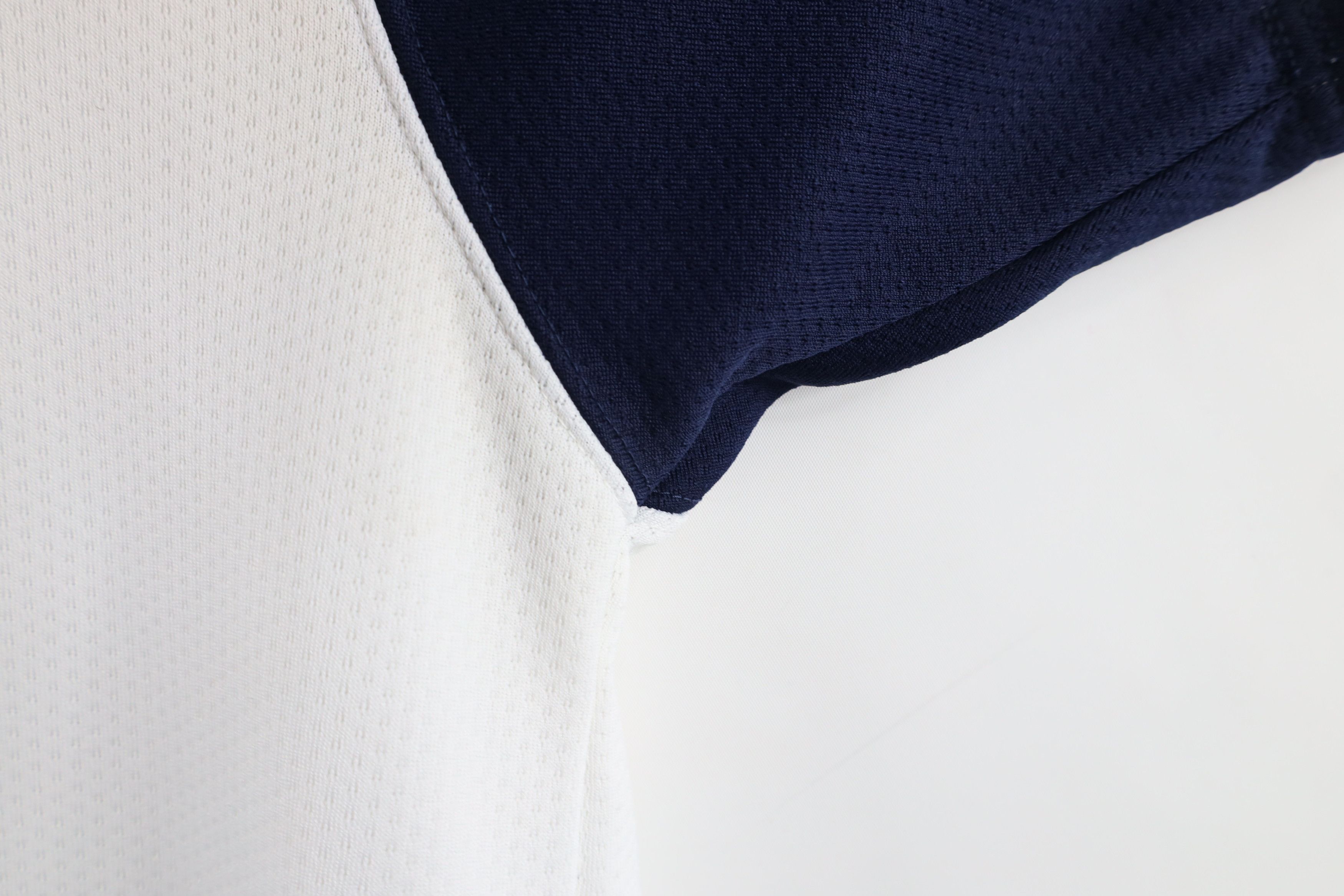 Tommy Hilfiger × Vintage Vintage 90s Tommy Hilfiger Spell Out Baseball Jersey White Size US L / EU 52-54 / 3 - 15 Thumbnail