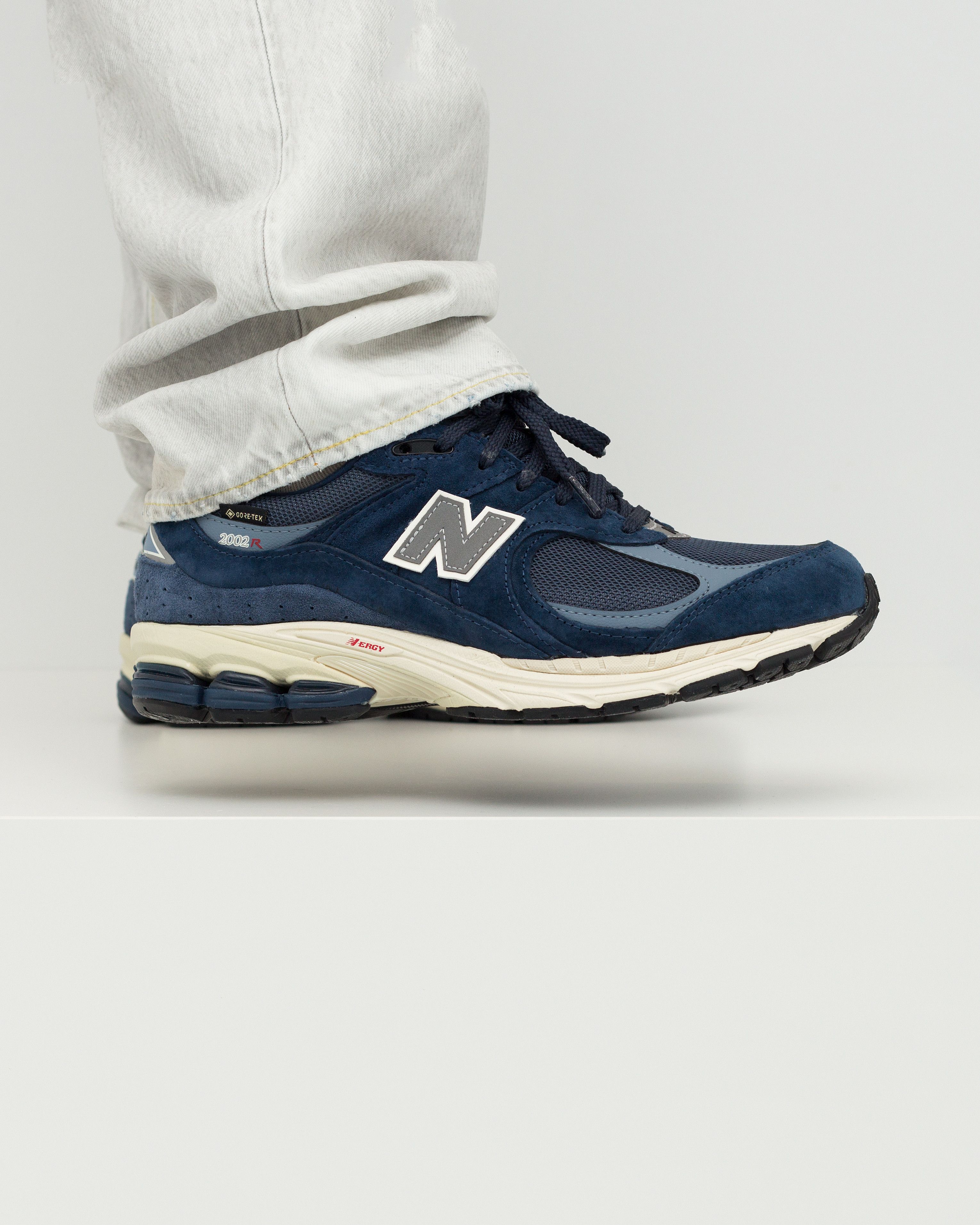 New Balance 2002r GoreTex Vintage Navy M2002RXF Size US 8.5 / EU 41-42 - 16 Thumbnail