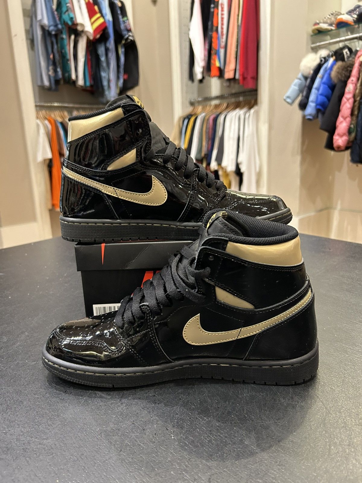 Jordan Brand Jordan 1 Retro High ‘Black Metallic Gold’ Size US 10 / EU 43 - 2 Thumbnail