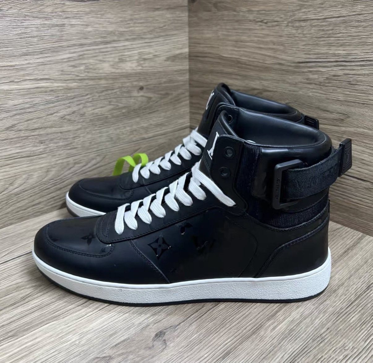 Louis Vuitton Louis Vuitton Rivoli Black Monogram High-Top Sneakers J41 Size US 8 / EU 41 - 1 Thumbnail