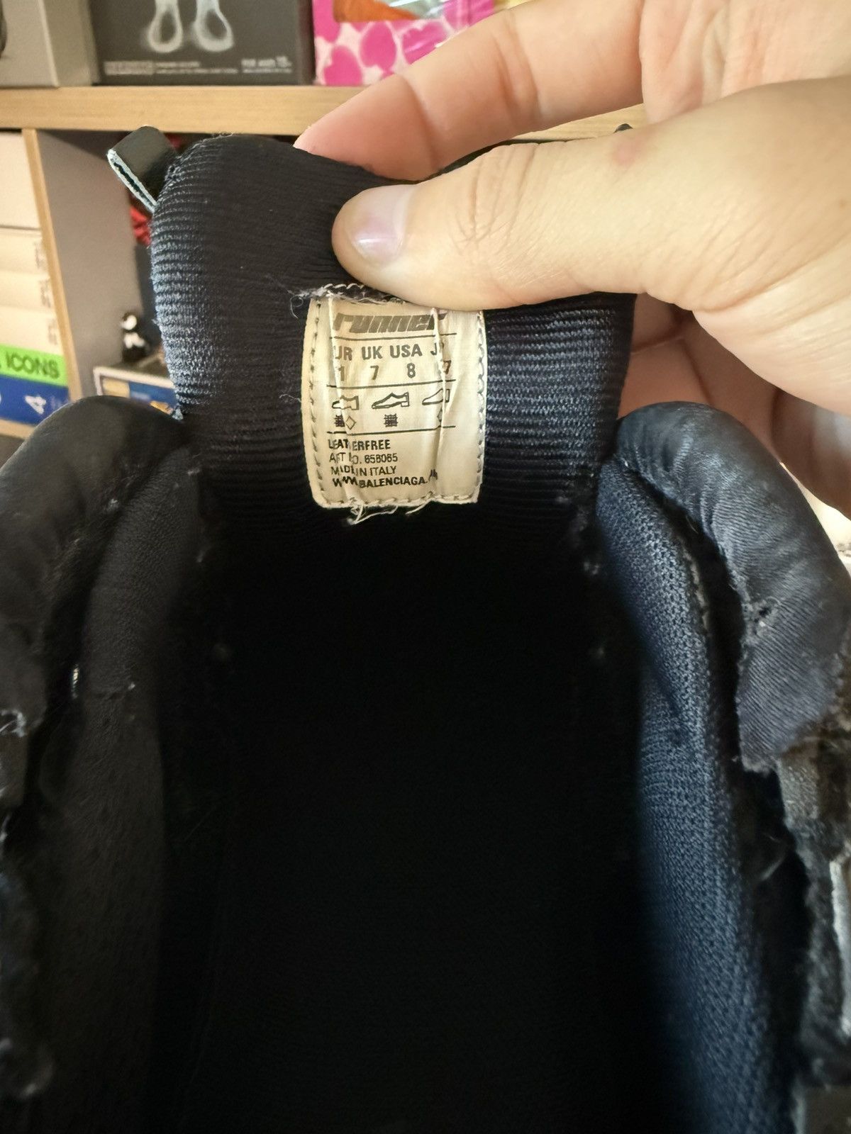 Balenciaga Balenciaga Triple Black Runnr Snkrs Size US 8 / EU 41 - 9 Thumbnail