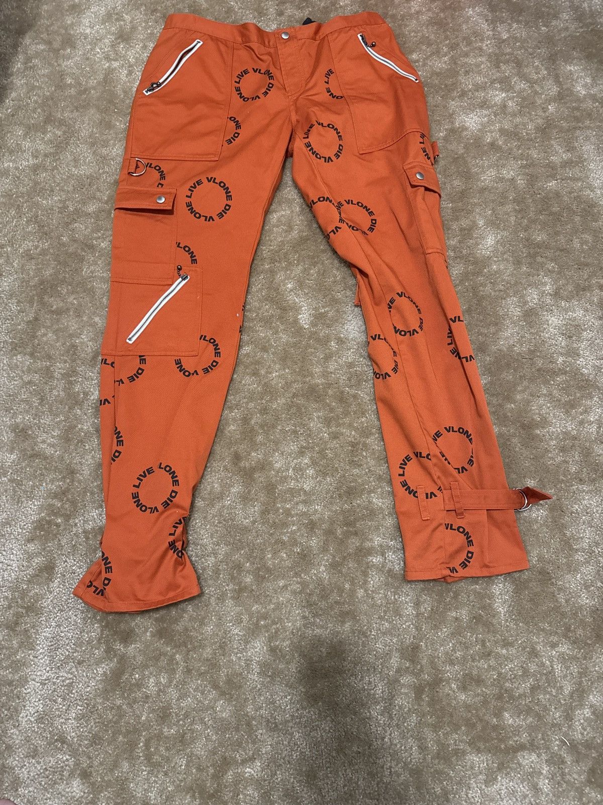 Vlone VLONE ORANGE CIRCLE CARGO PANTS Size US 36 / EU 52 - 1 Thumbnail