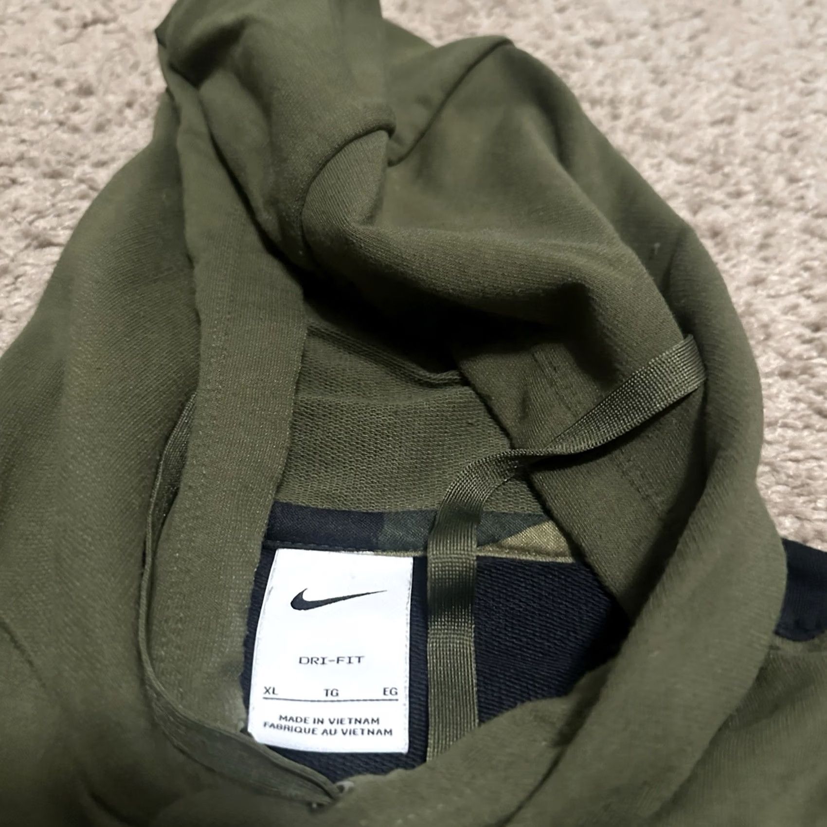 Nike Nike Hoodie Men XL Dri-Fit Pullover Colorblock Green Training Performance Moisture-Wicking Hooded Pockets Logo Regular Fit Sports Size US XL / EU 56 / 4 - 3 Thumbnail