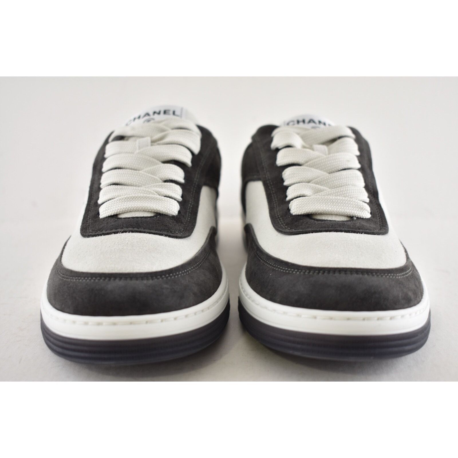Chanel Chanel Suede White CC Logo Lace Up Runner Sneaker 41.5 Size US 11.5 / IT 41.5 - 8 Thumbnail