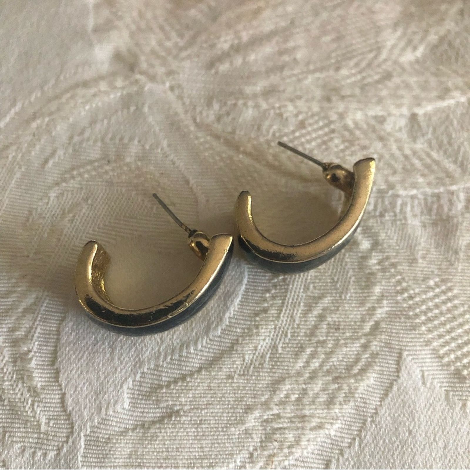 Vintage Vintage emerald metallic enamel hoop pierced earrings Size ONE SIZE - 5 Thumbnail