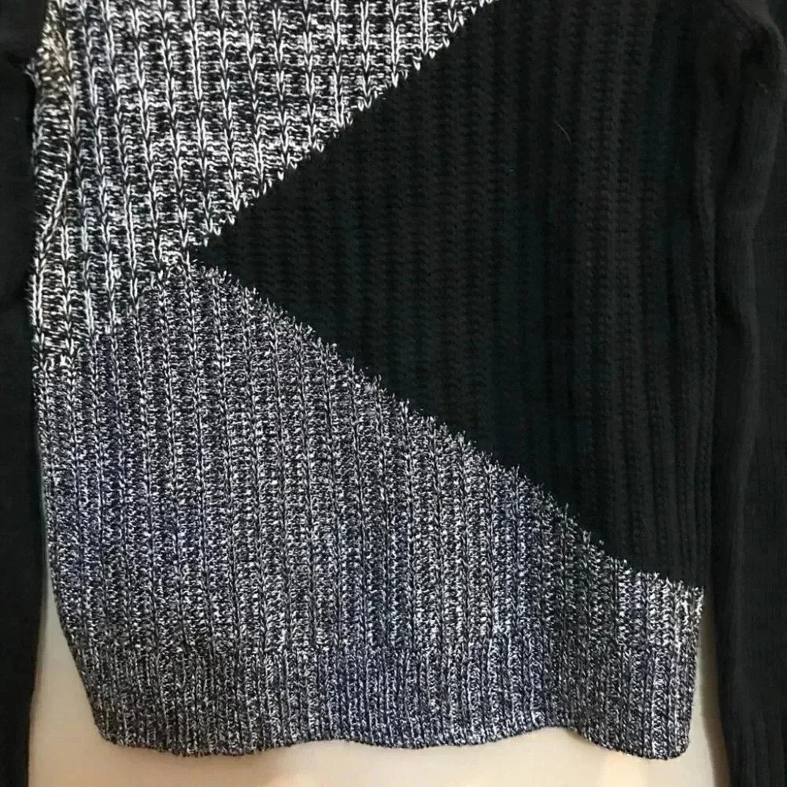 Chaps Chaps sz Petite M Black Colorblock Knit Top Sweater Pullover Size M / US 6-8 / IT 42-44 - 2 Thumbnail