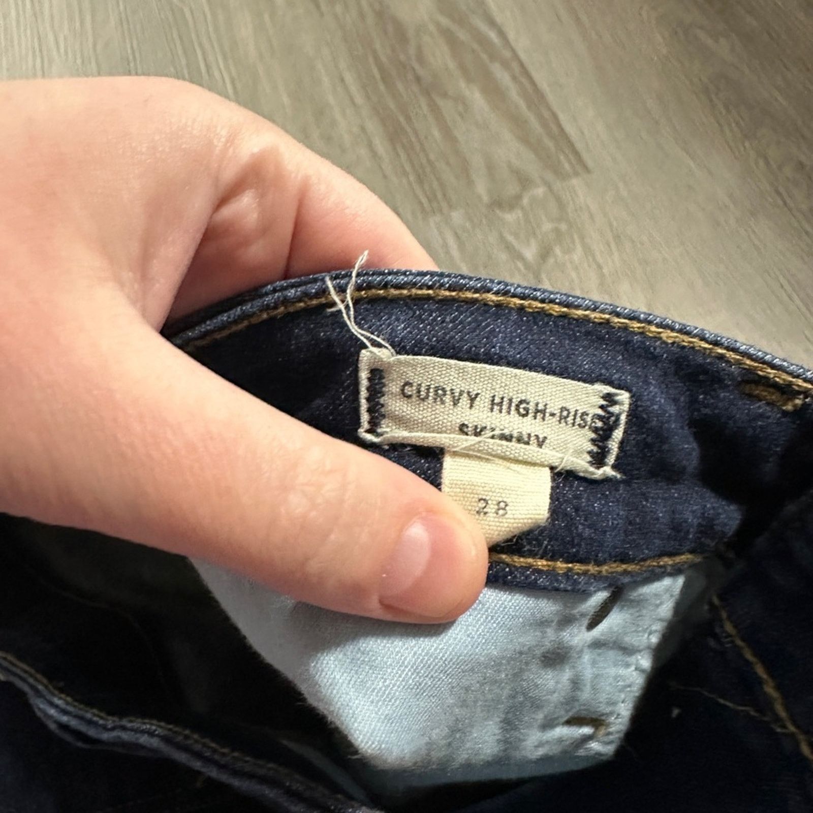 Madewell Madewell Curvy High-Rise Skinny Jeans in Lucille Wash Size 28" / US 6 / IT 42 - 7 Thumbnail
