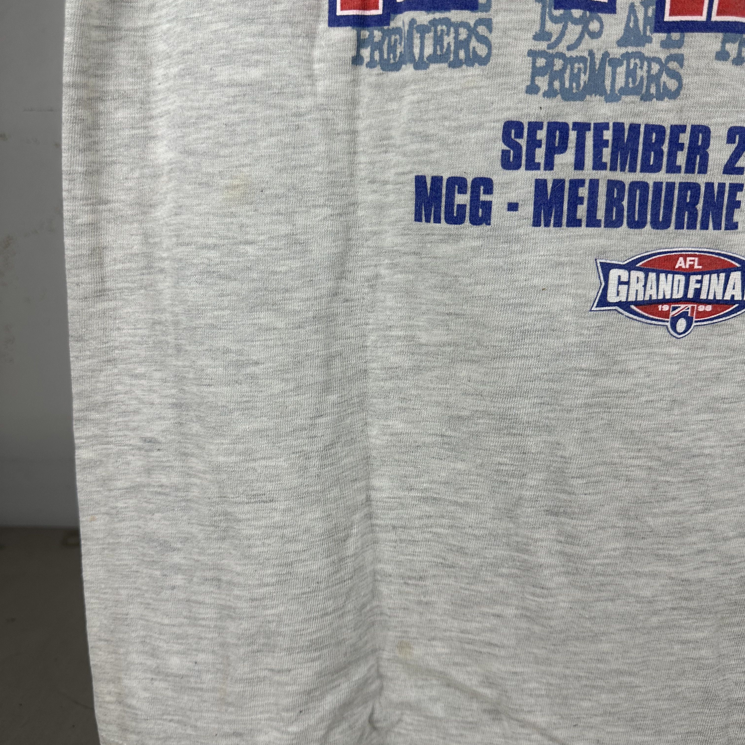 Vintage Vintage 1998 Adelaide Crows AFL Back to Back Premiers Tee Size US L / EU 52-54 / 3 - 10 Thumbnail